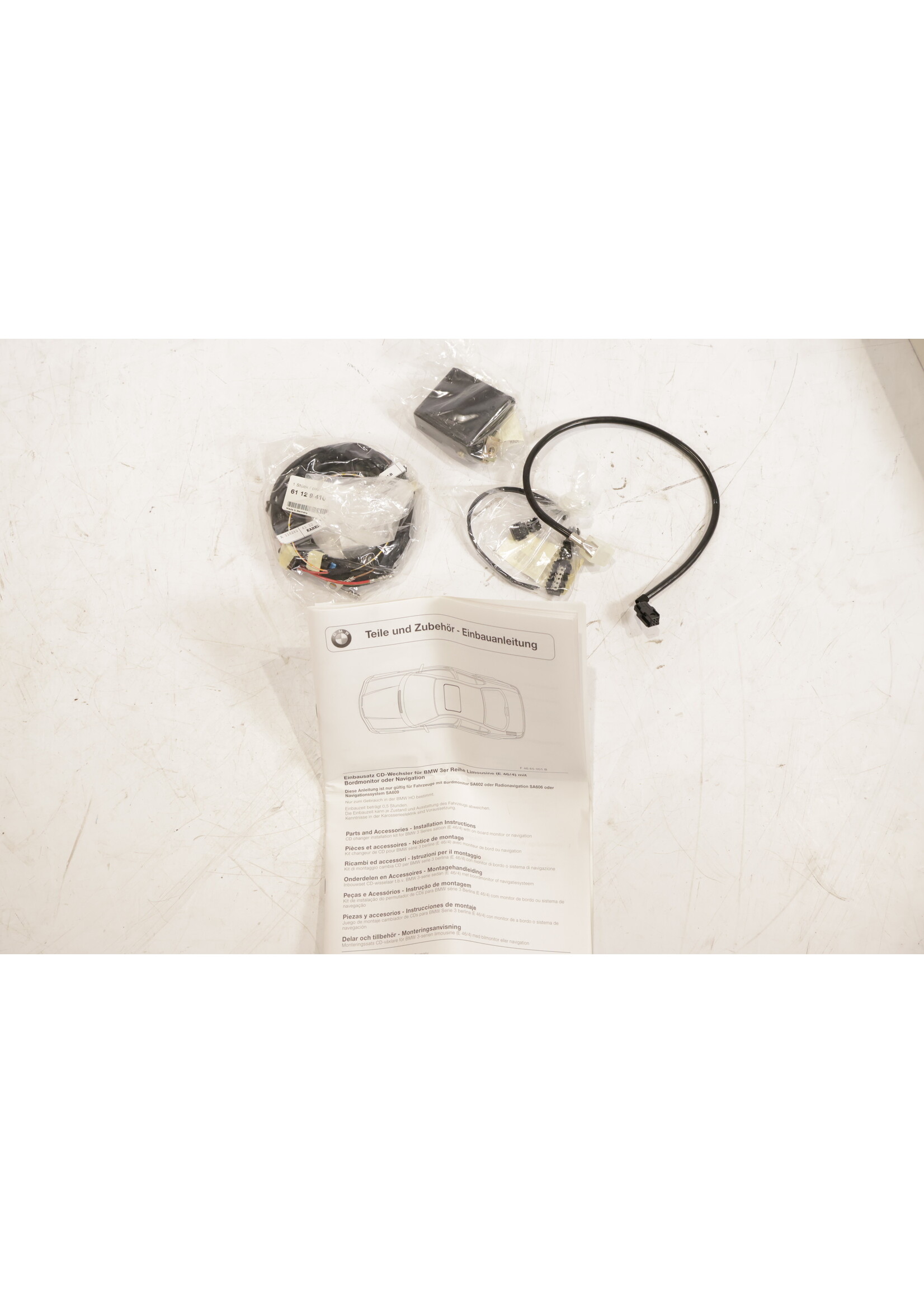 BMW BMW E46 3 Serie OEM CD wisselaar kit NIEUW! 65129408990