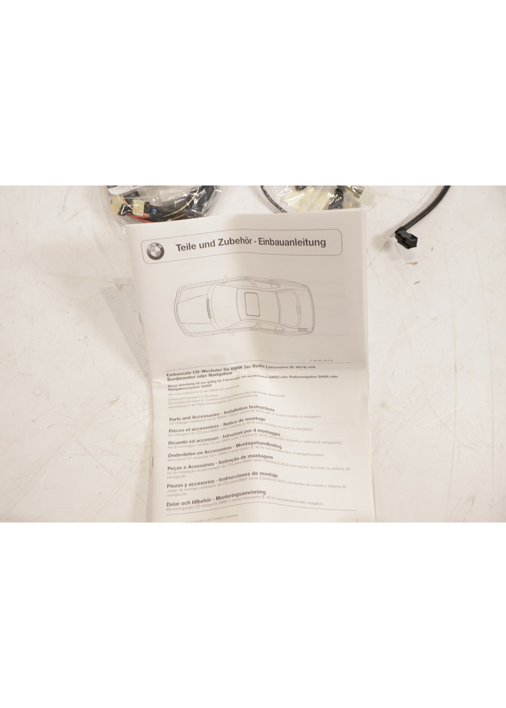 BMW BMW E46 3 Series OEM CD changer kit NEW! 65129408990