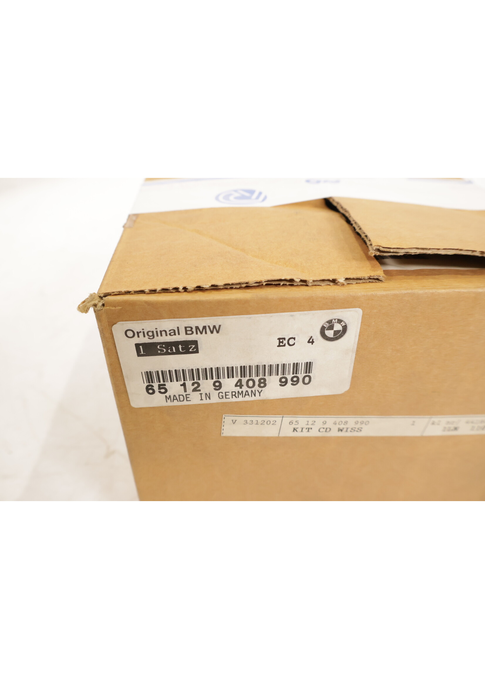 BMW BMW E46 3 Series OEM CD changer kit NEW! 65129408990