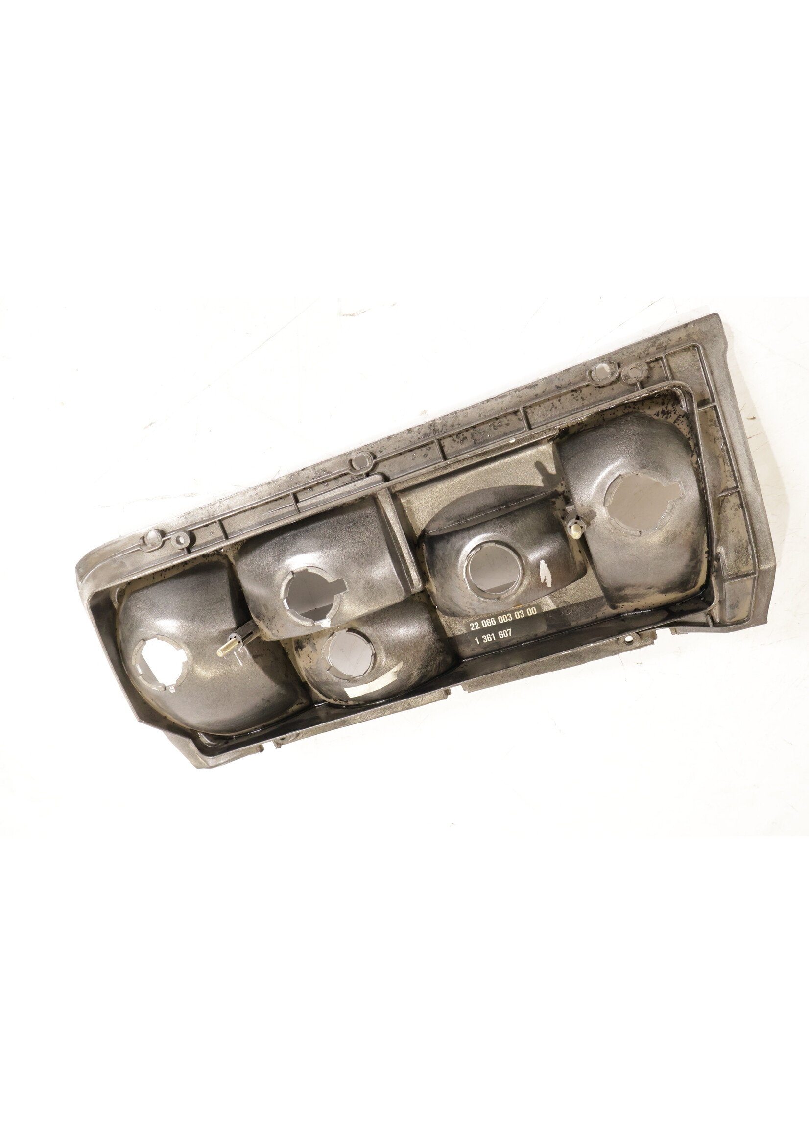 BMW BMW E12 5er OEM Rücklicht links NEU! 1361515 1361607