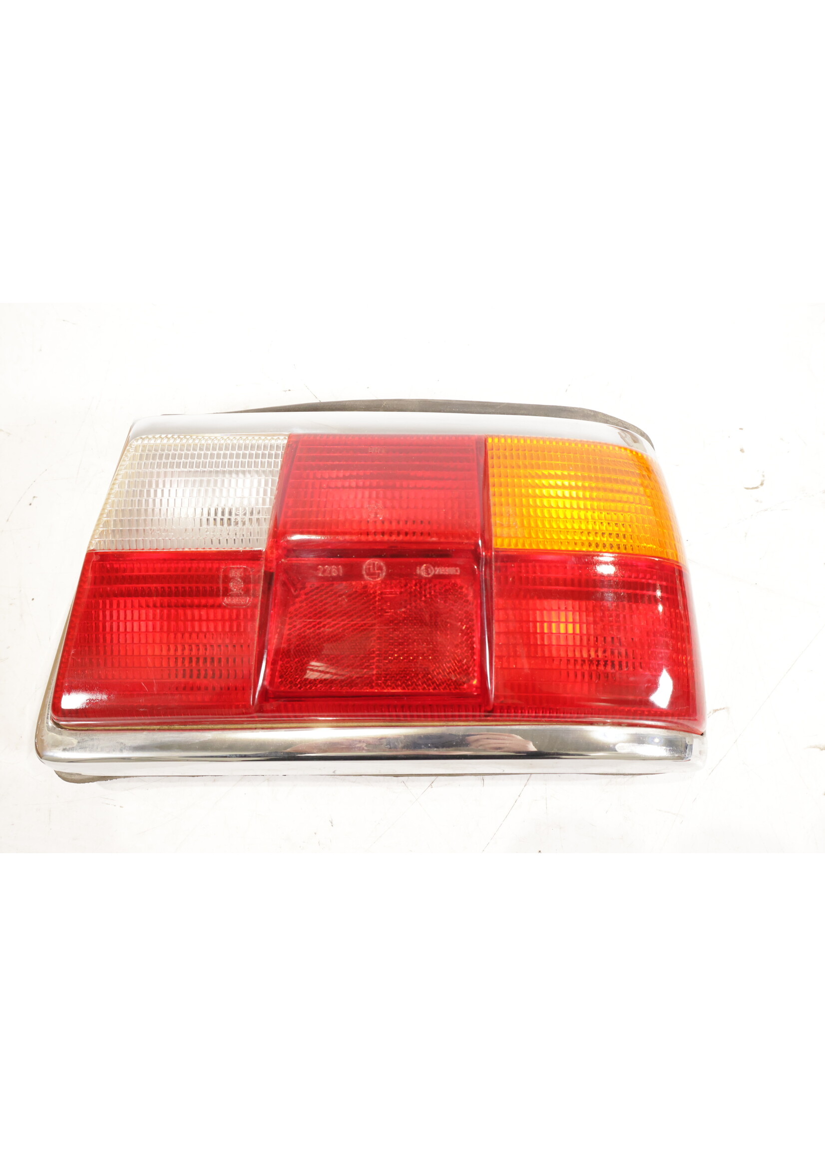 BMW BMW E12 5 Series OEM Taillight right NEW! 21330r3 43386r7 2261r 63211354416