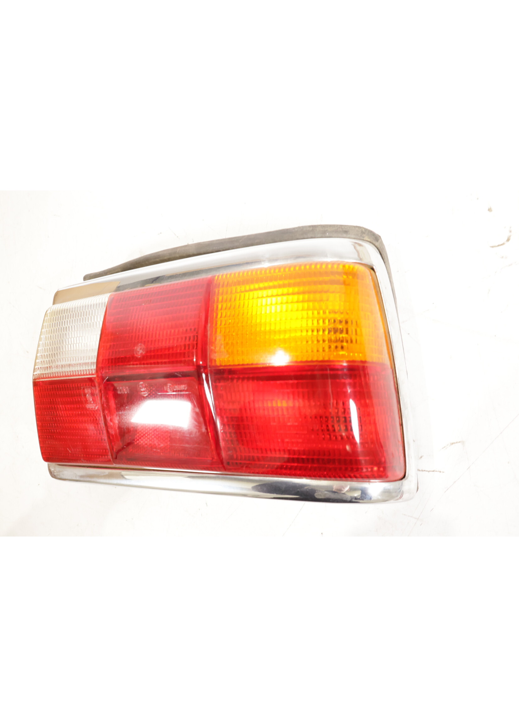 BMW BMW E12 5er OEM Rücklicht rechts NEU! 21330r3 43386r7 2261r 63211354416