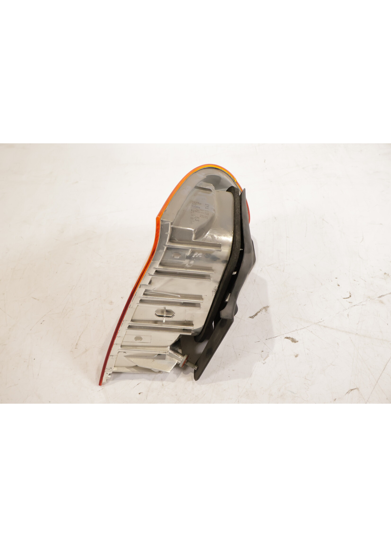 BMW BMW E46 3 Series OEM Taillight left 8375801 63218375801