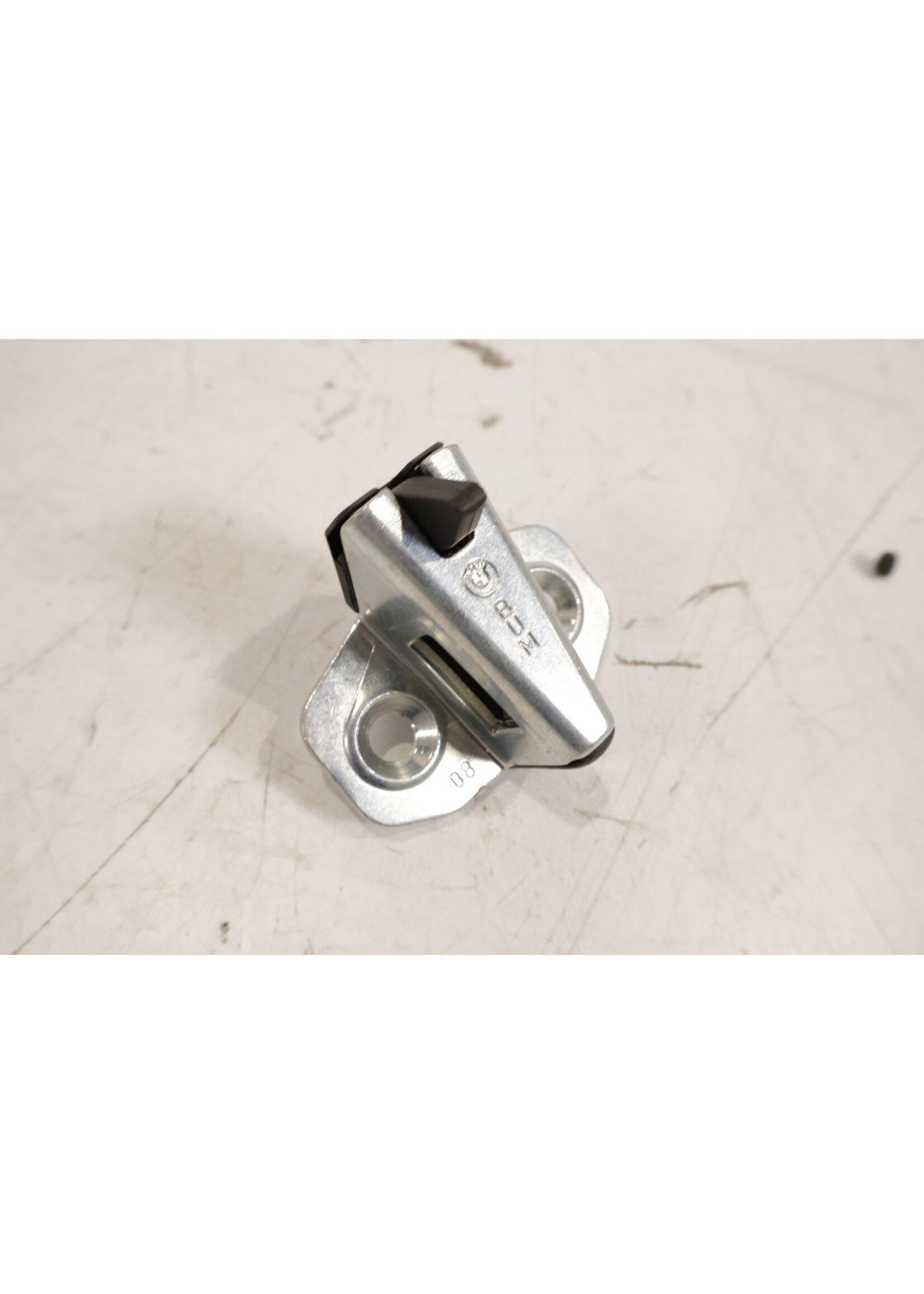 BMW BMW E39 5 Serie OEM Slotvanger NIEUW! 51219061772 9061772