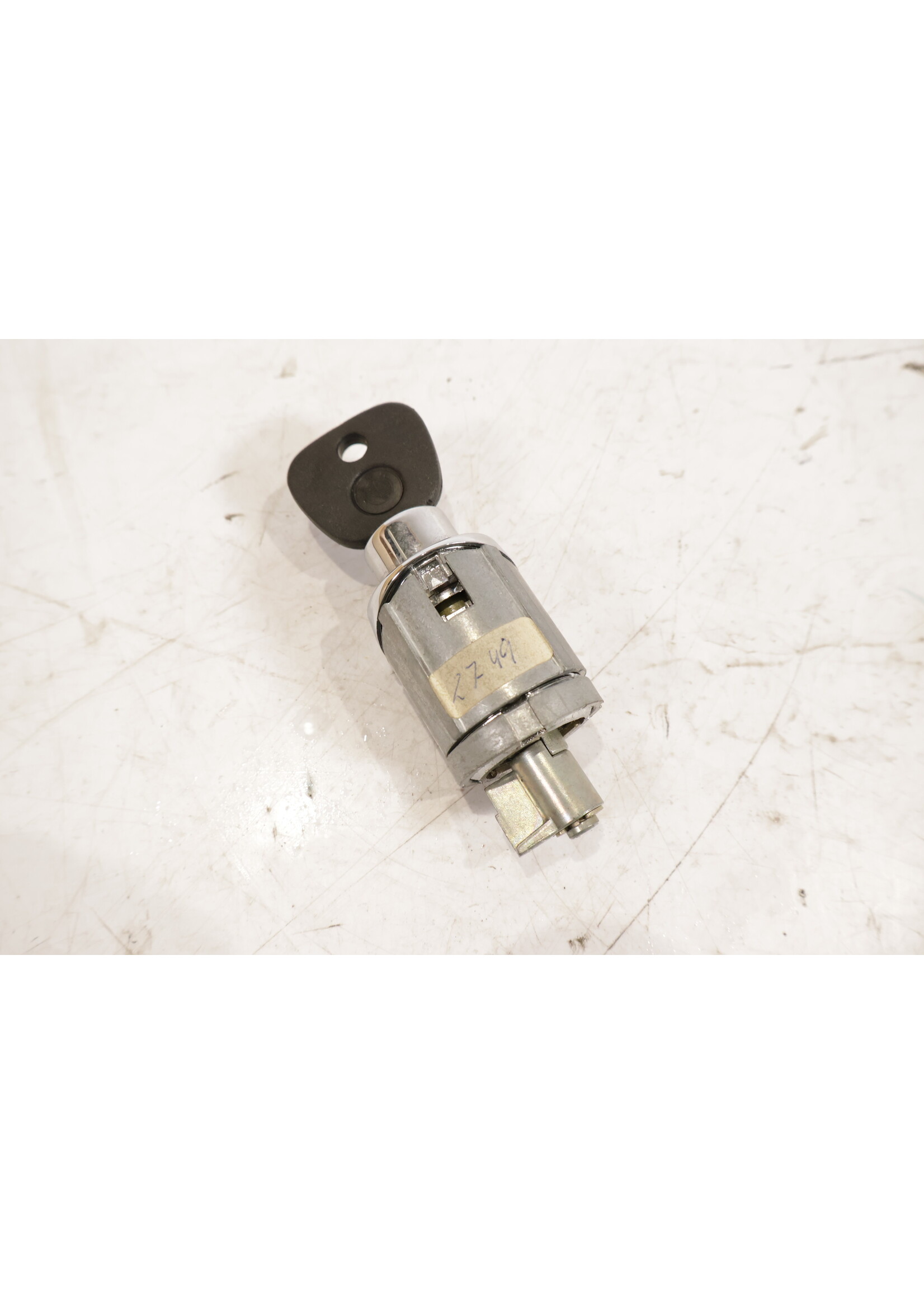 BMW BMW E23 7 Serie OEM Kofferbak / achterklep slot met sleutel NIEUW! 51241870608