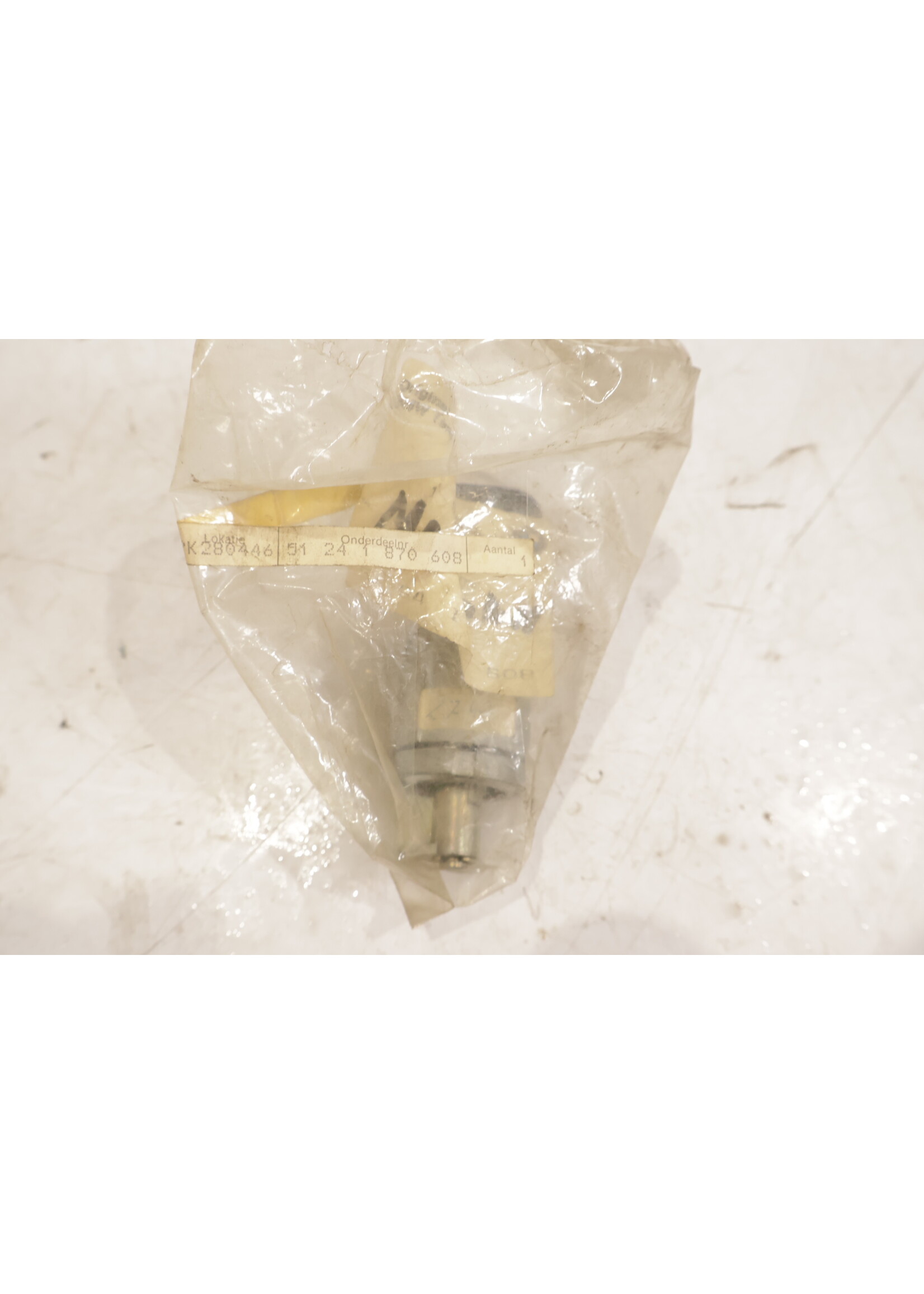 BMW BMW E23 7 Serie OEM Kofferbak / achterklep slot met sleutel NIEUW! 51241870608