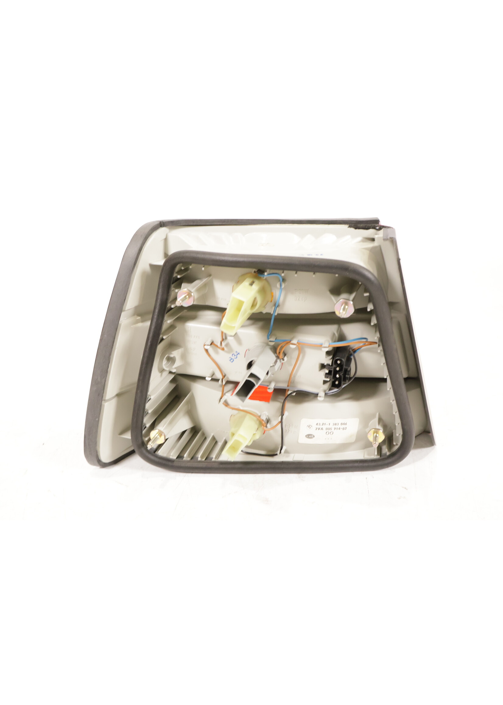 BMW BMW E31 8 Serie OEM Achterlicht rechts NIEUW! 63211383046 1383046