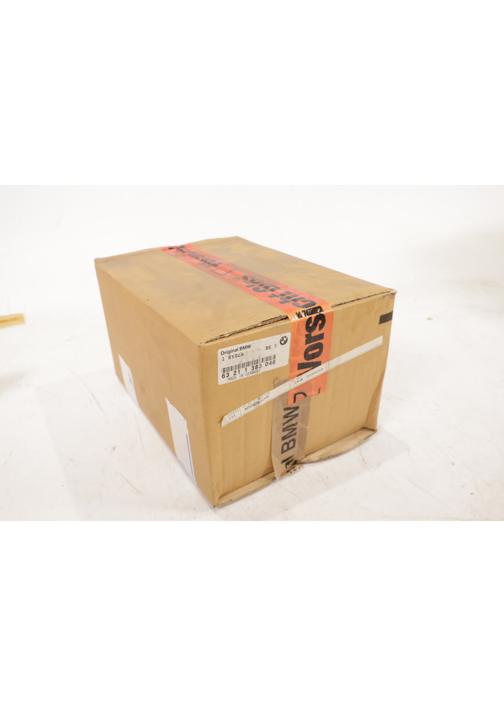 BMW BMW E31 8er OEM Rücklicht rechts NEU! 63211383046 1383046