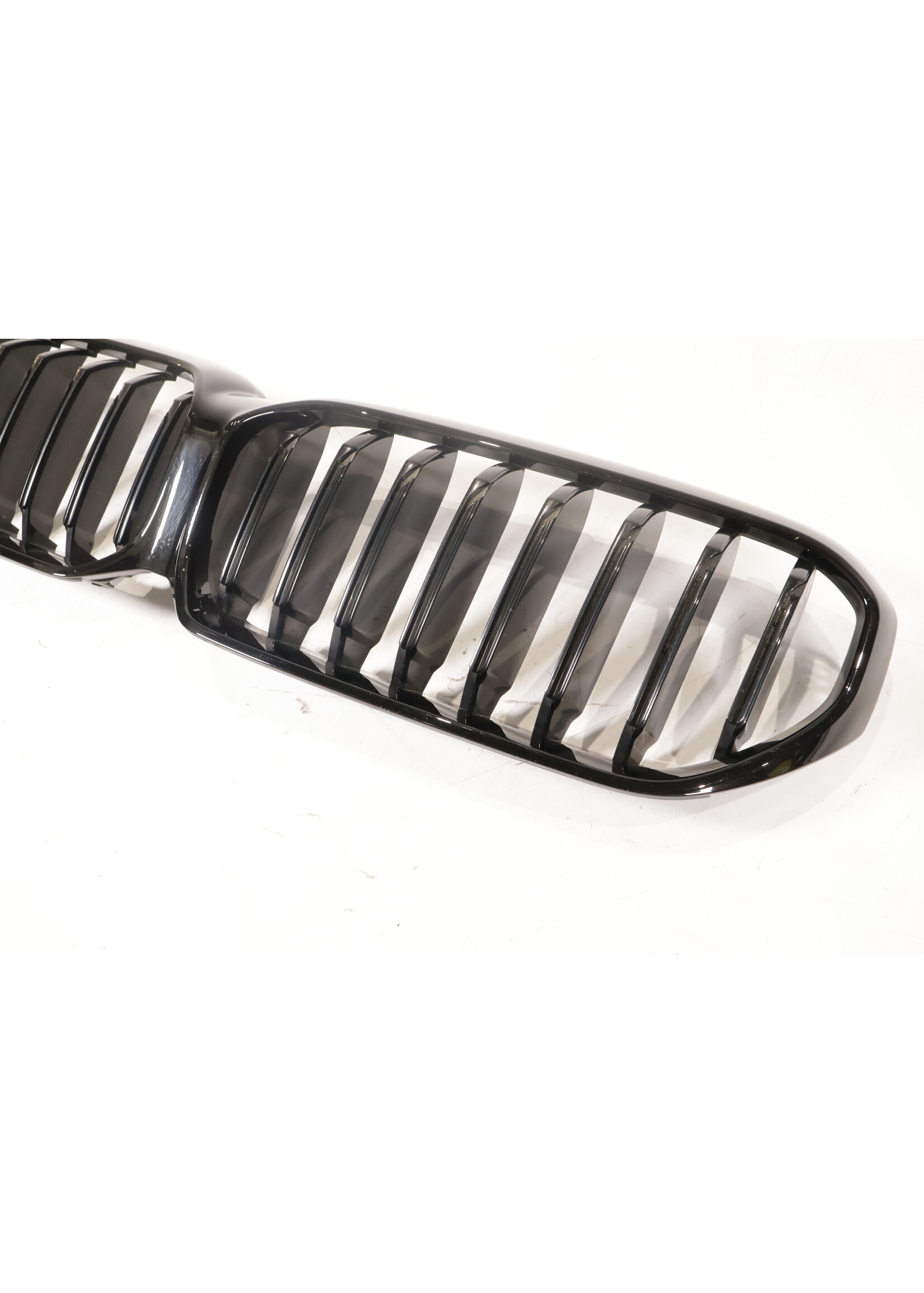 BMW BMW 5er G30 G31 OEM Grill / Niere vorn Hochglanzschwarz 5113185178 185178