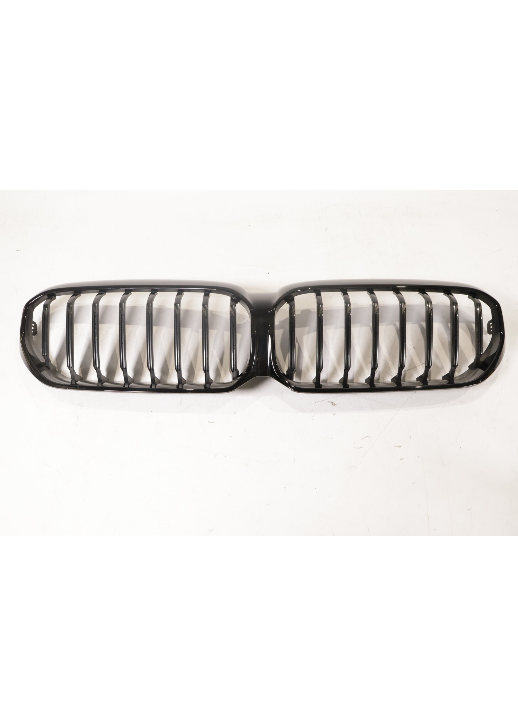 BMW BMW 5er G30 G31 OEM Grill / Niere vorn Hochglanzschwarz 5113185178 185178