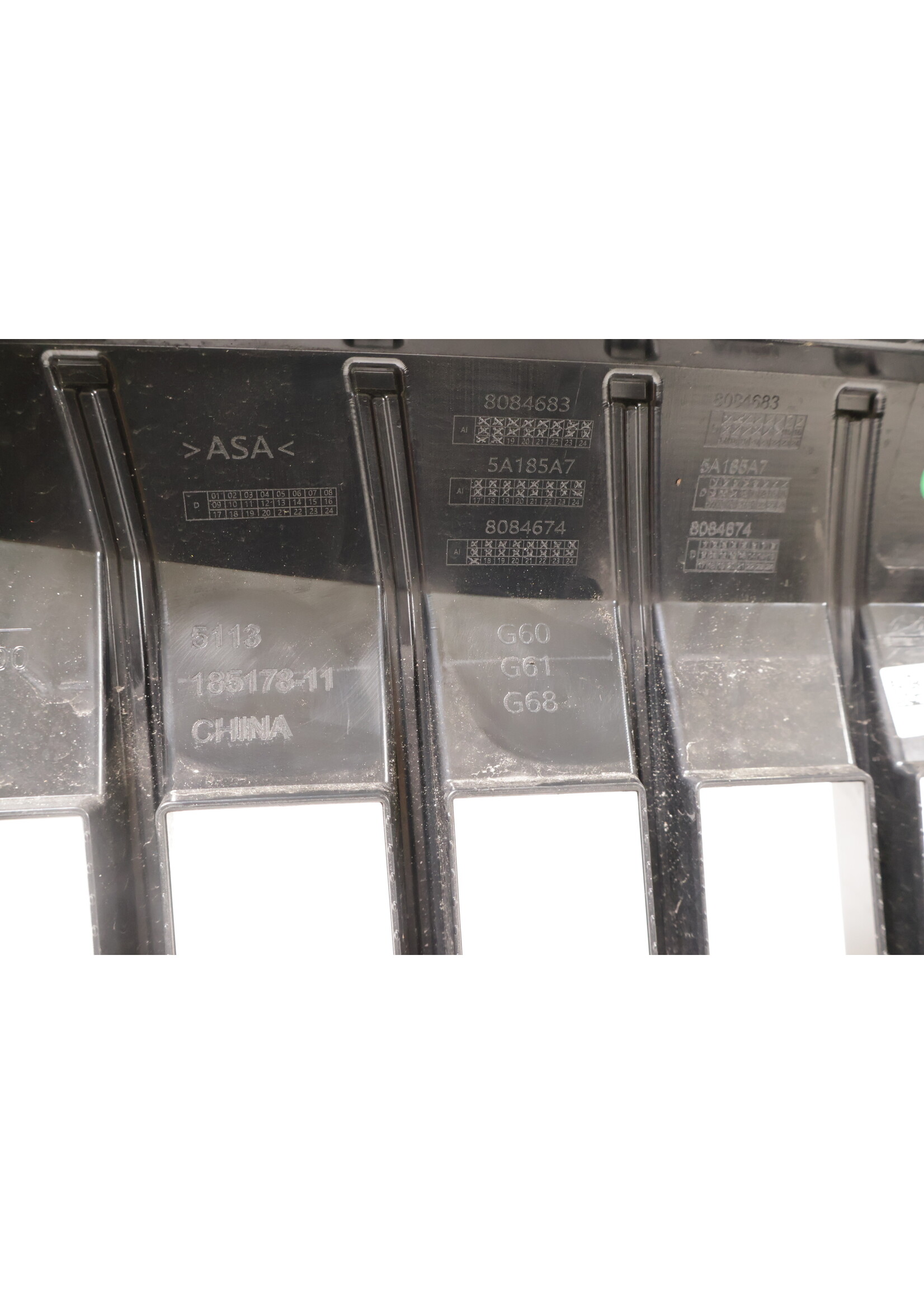 BMW  BMW 5 Series G60 G61 LED Grill / kidney grille front high-gloss black 51118084683 5a185a7