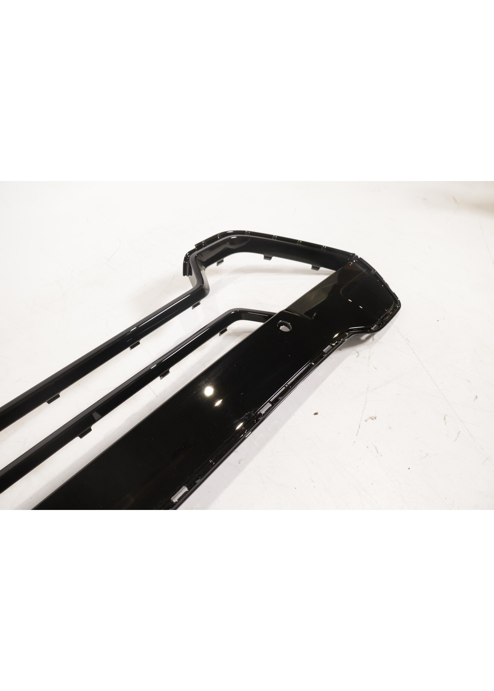 BMW BMW X1 U11 U12 Voorbumper M-Pakket onderste grill 101841190540 51115A5AEF3