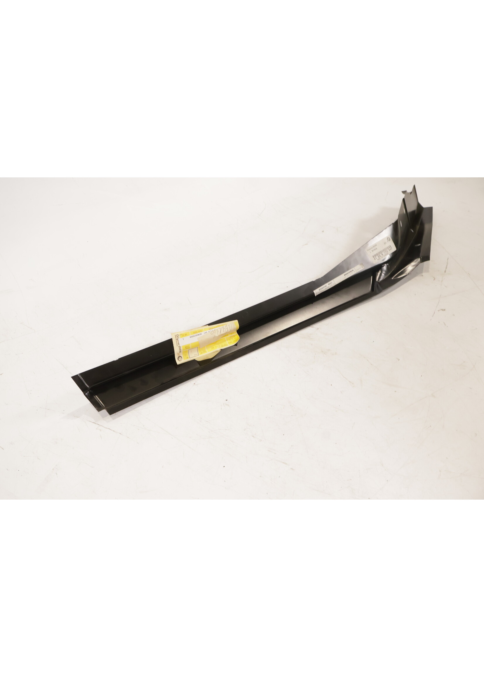 BMW BMW E36 3 Series OEM Body torpedo front left NEW! 41328170647 8170647