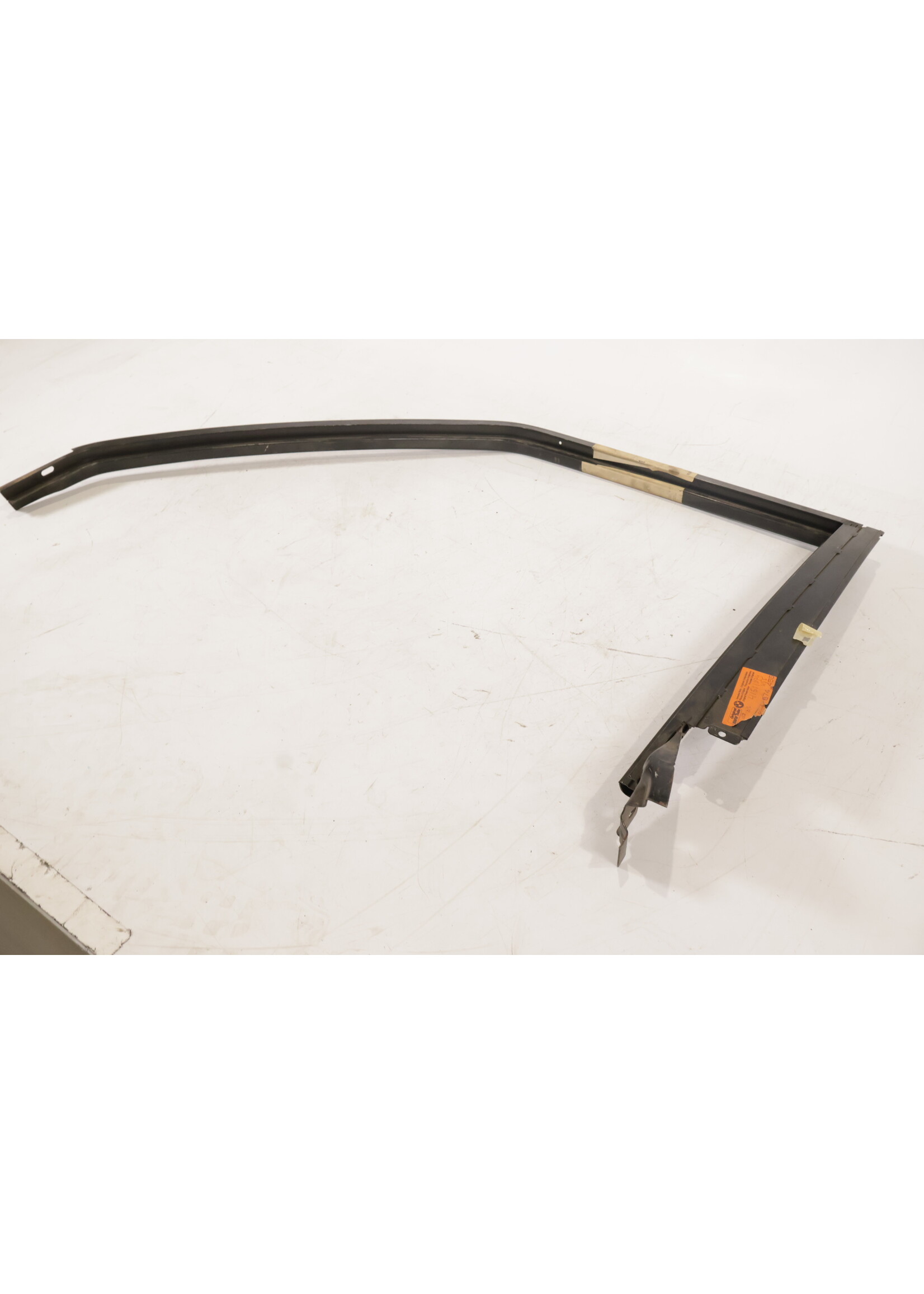 BMW BMW E28 5 Serie OEM Deur ruit frame links voor NIEUW! 41511874455 1874455