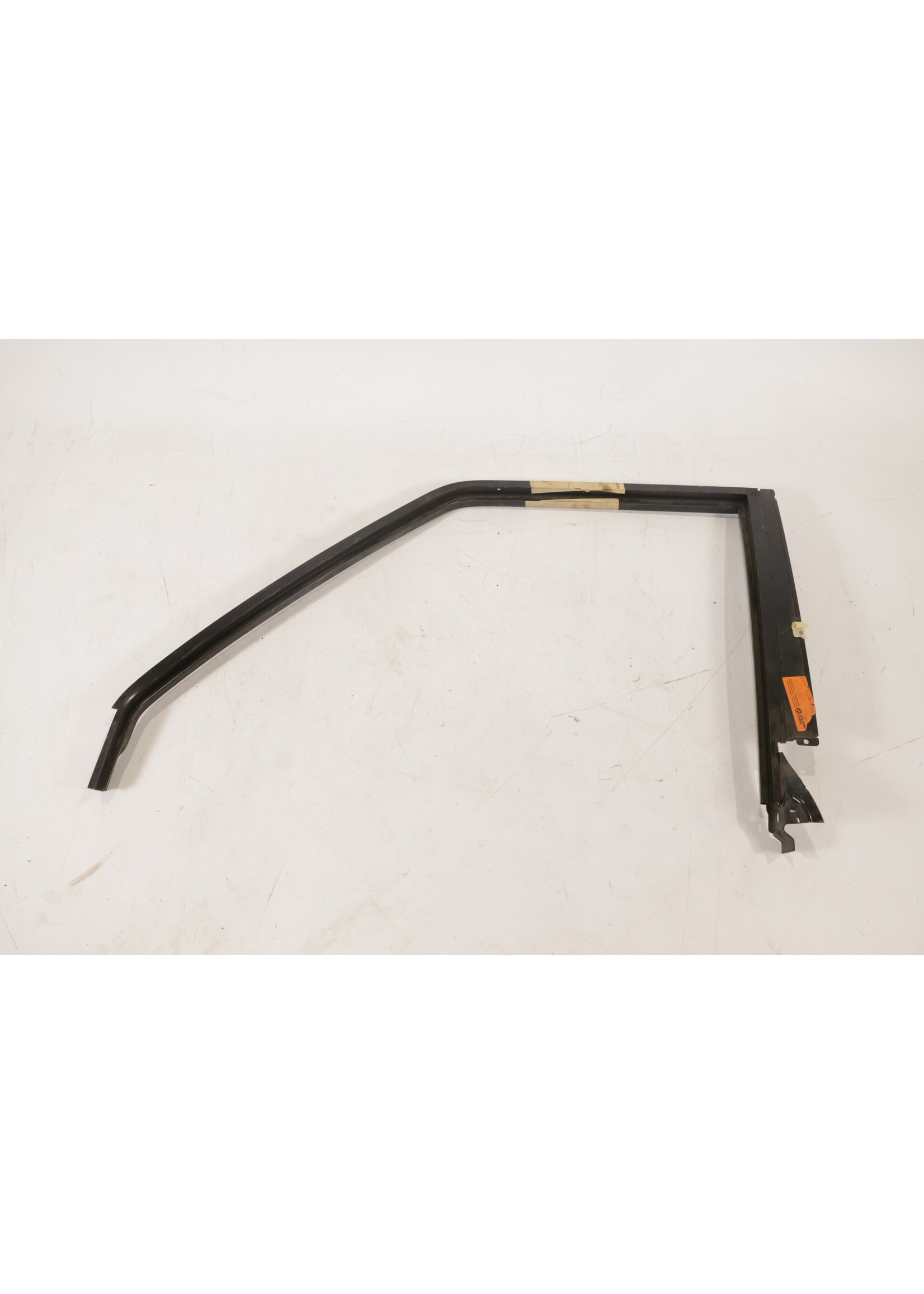 BMW BMW E28 5er OEM Türfensterrahmen links vorne NEU! 41511874455 1874455