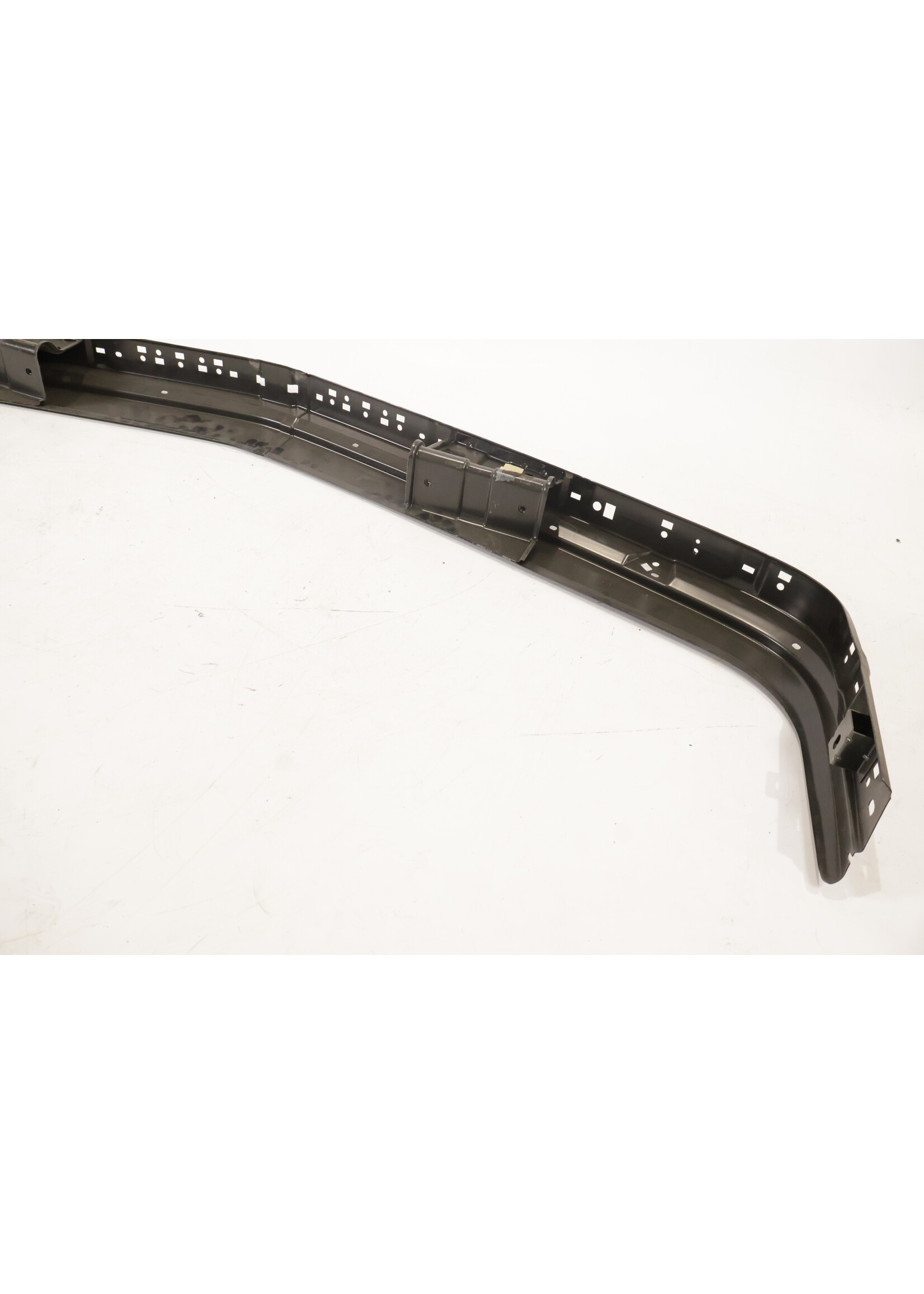 BMW BMW E23 7er OEM Frontstoßstange NEU! 51111880560 1880560