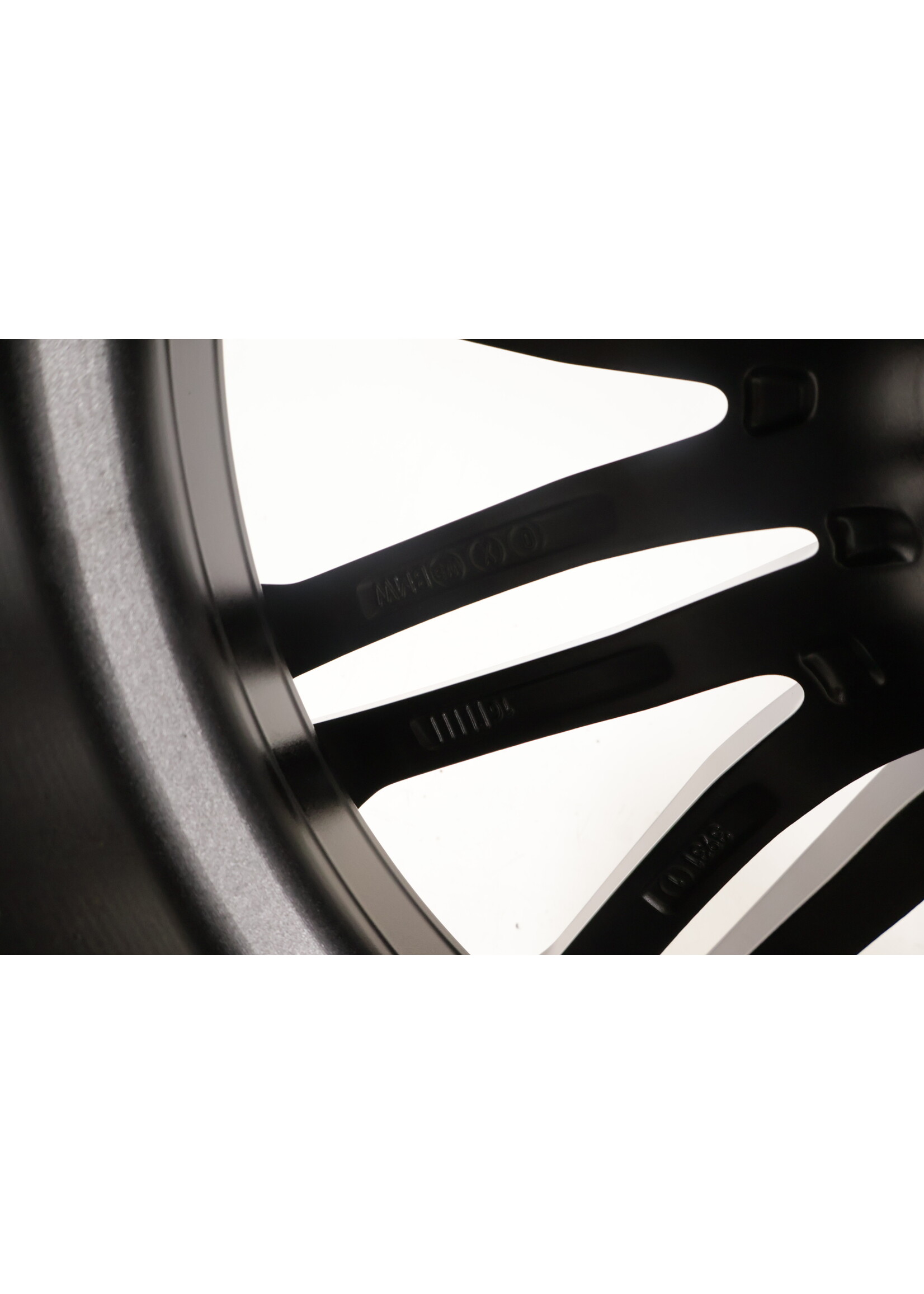 BMW BMW G30 G31 5 Serie 19'' 664M Dubbel spaak velg 8J 19'' hoogglans zwart 7856925