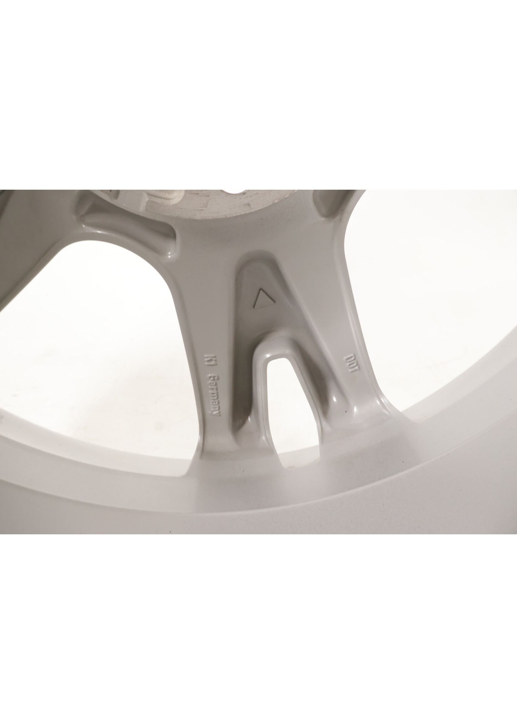 BMW BMW X3 E83 19'' rim 9J 5 x 120 6765027