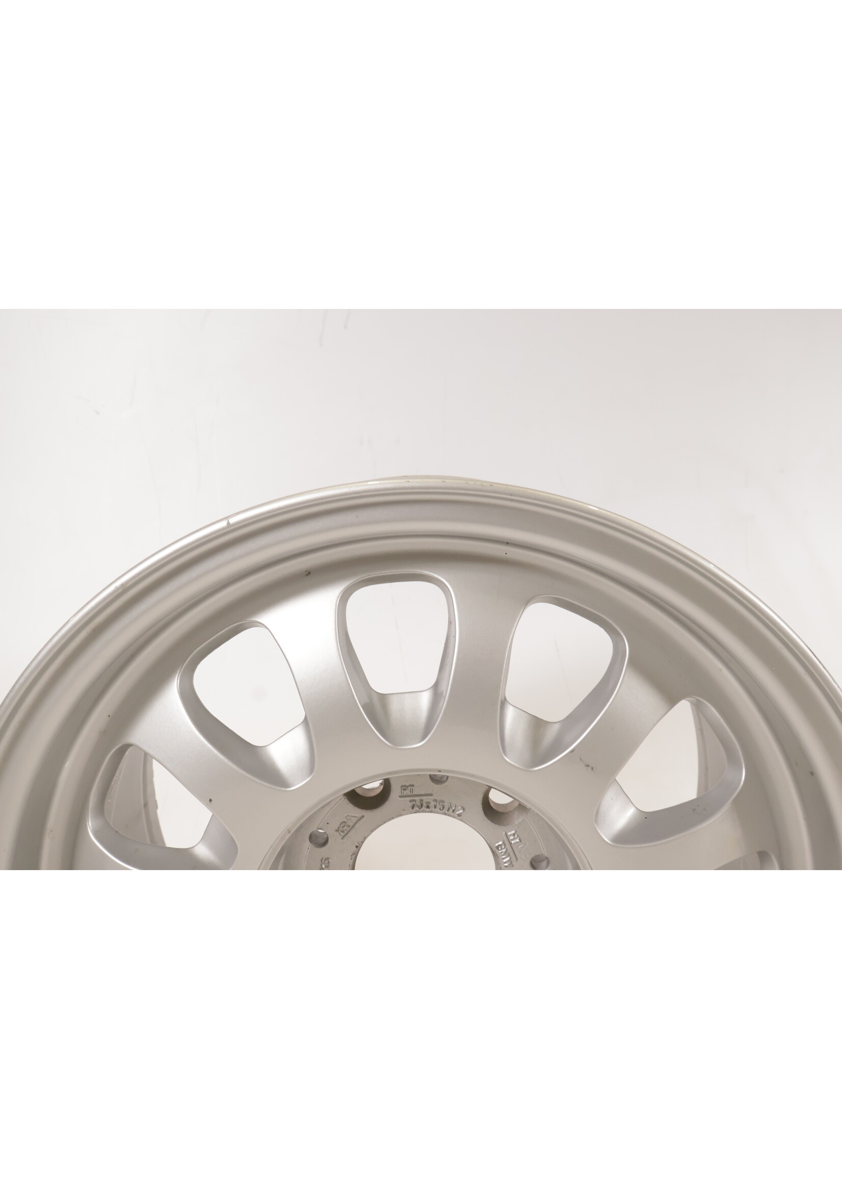 BMW  BMW E39 5 Series 15'' Original rim 7J ET 20 1093463