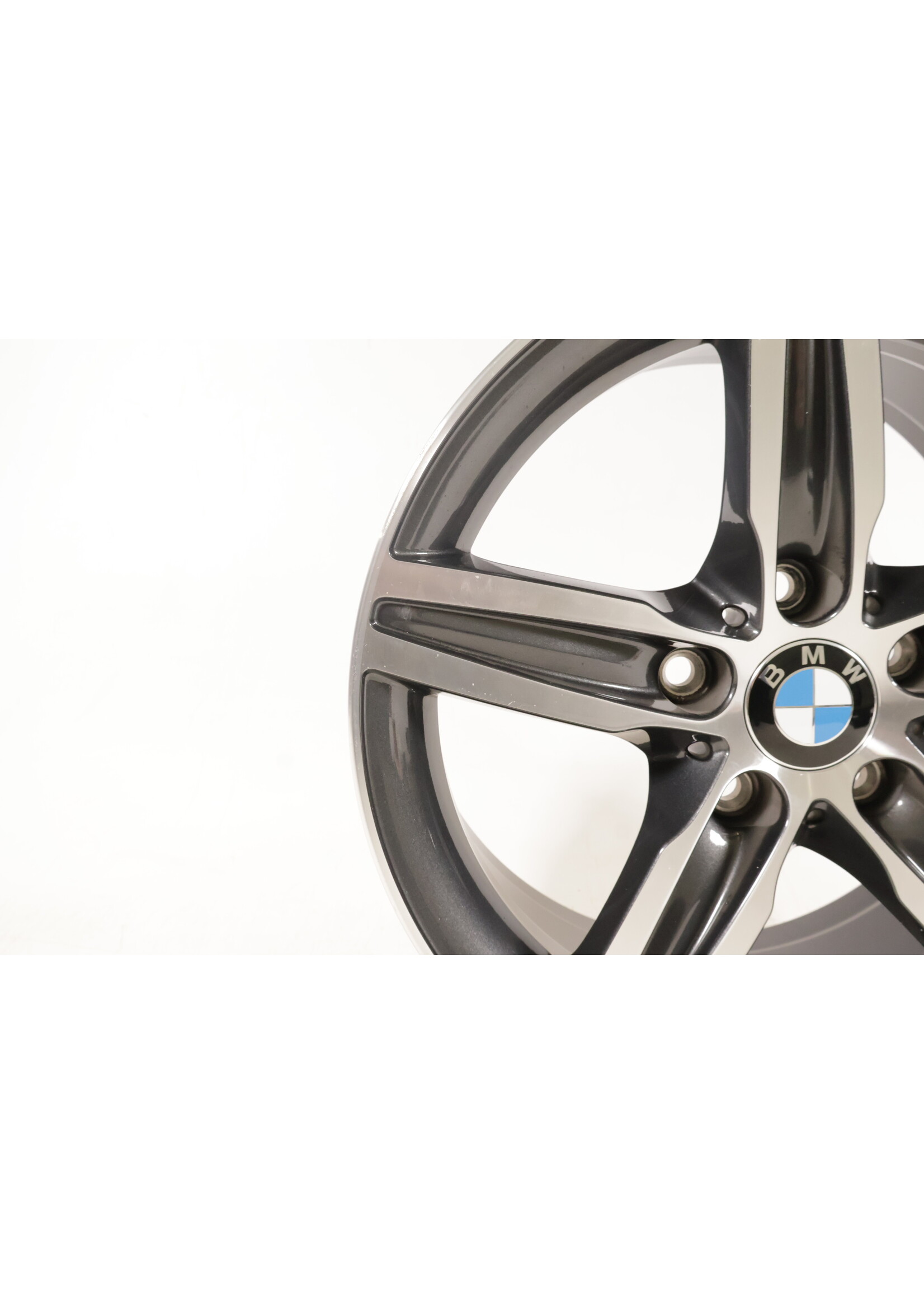 BMW BMW 1er & 2er F20 F21 F22 F23 7J 17'' Sternspeichenfelge 7,5J ET 43 6850151