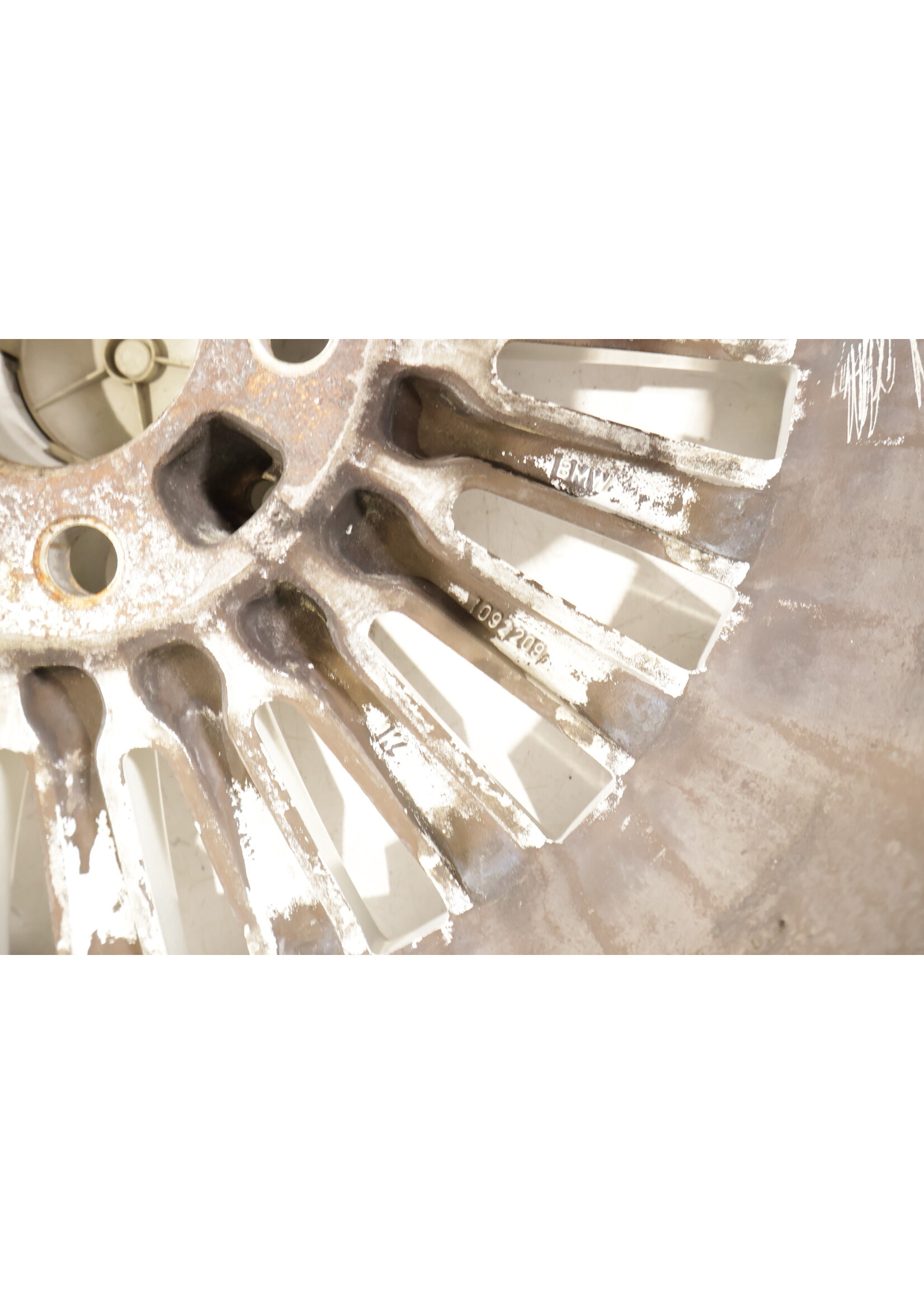 BMW BMW E39 5 Series 16'' Original rim 7J Styling 33 ET 20 1092209 36111092209