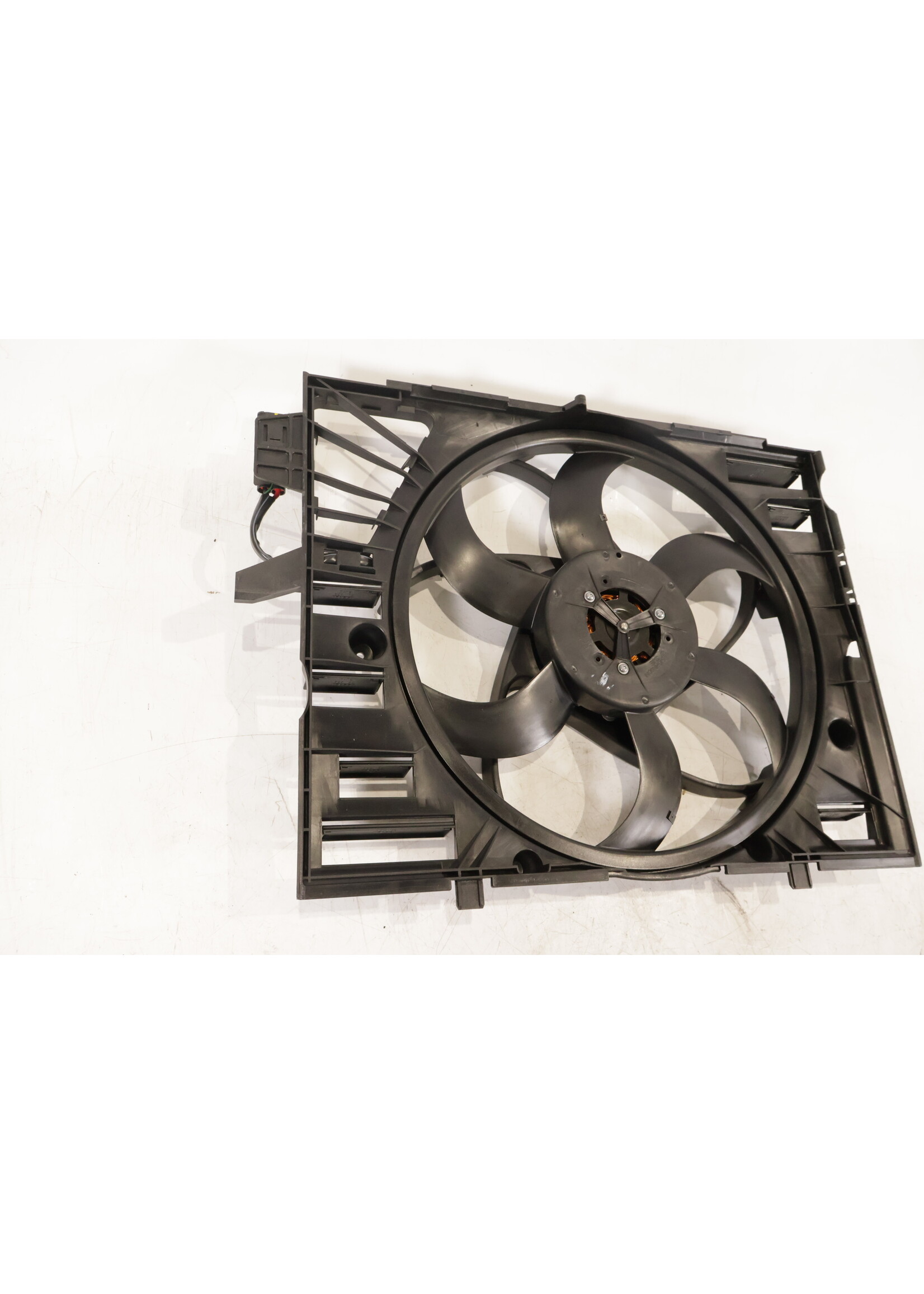 BMW BMW E60 E63 5 + 6 Series N53 OEM cooling fan / fan NEW! 17417545809 7545809