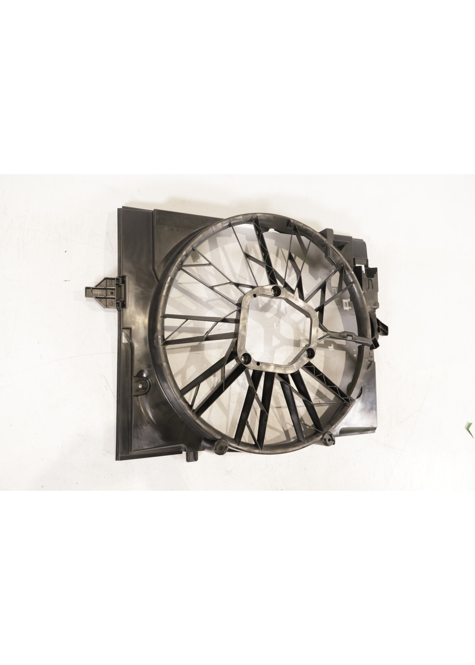 BMW BMW F01 F10 F11 5 + 7 Series N53 OEM cooling fan housing NEW! 17427514560 7514560