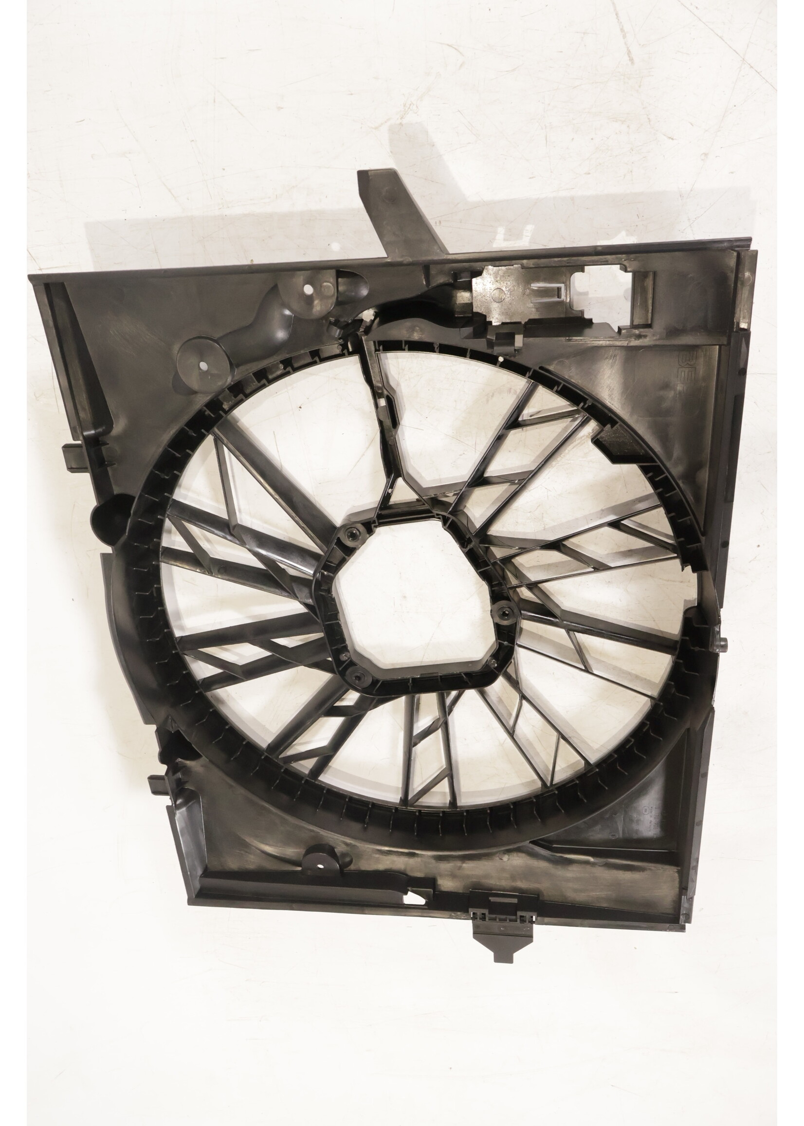 BMW BMW F01 F10 F11 5 + 7 Series N53 OEM cooling fan housing NEW! 17427514560 7514560