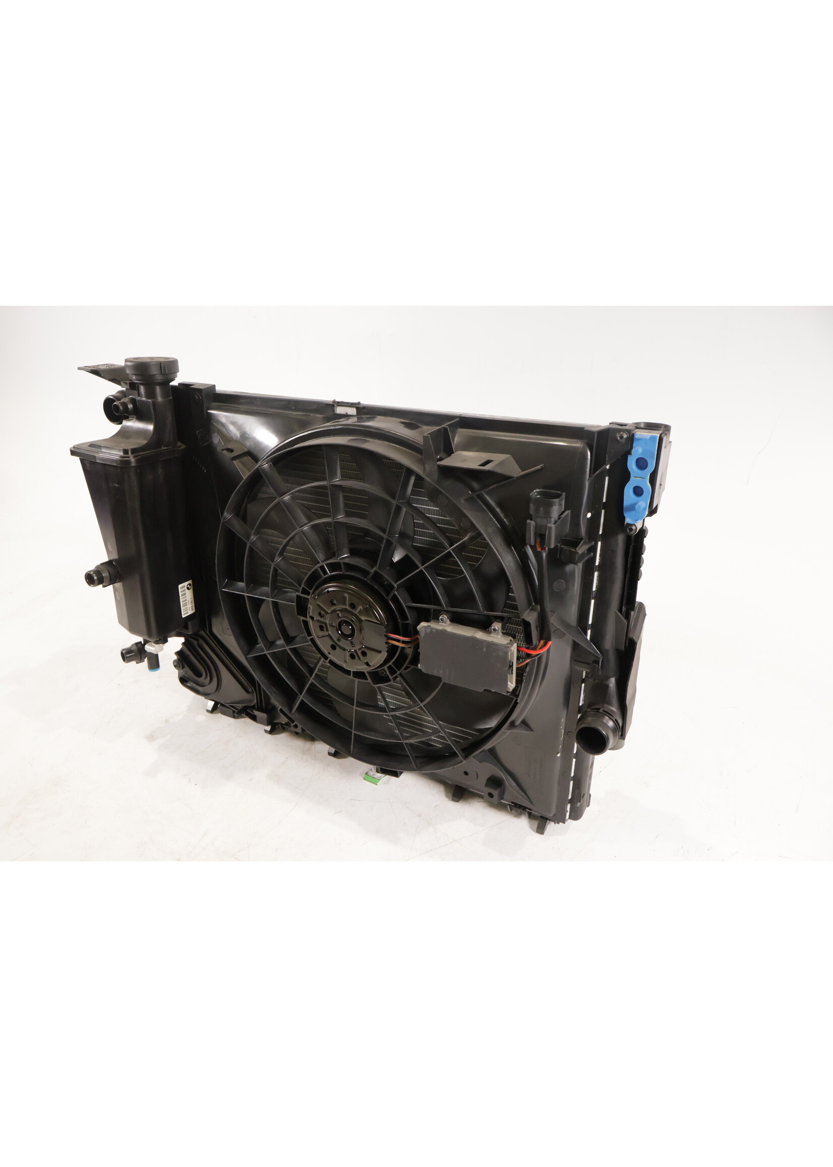 BMW BMW E46 3 Series OEM Complete cooler package with fan NEW! 17117505663 7505663