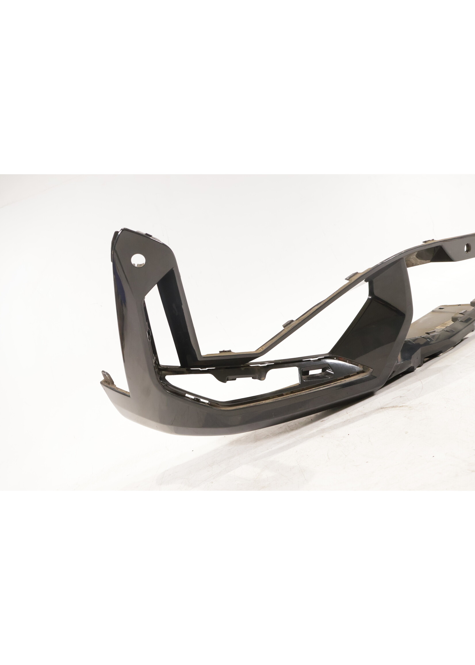 BMW BMW X1 U11 Front bumper part lower right 51115a0DB80 5a0DB80