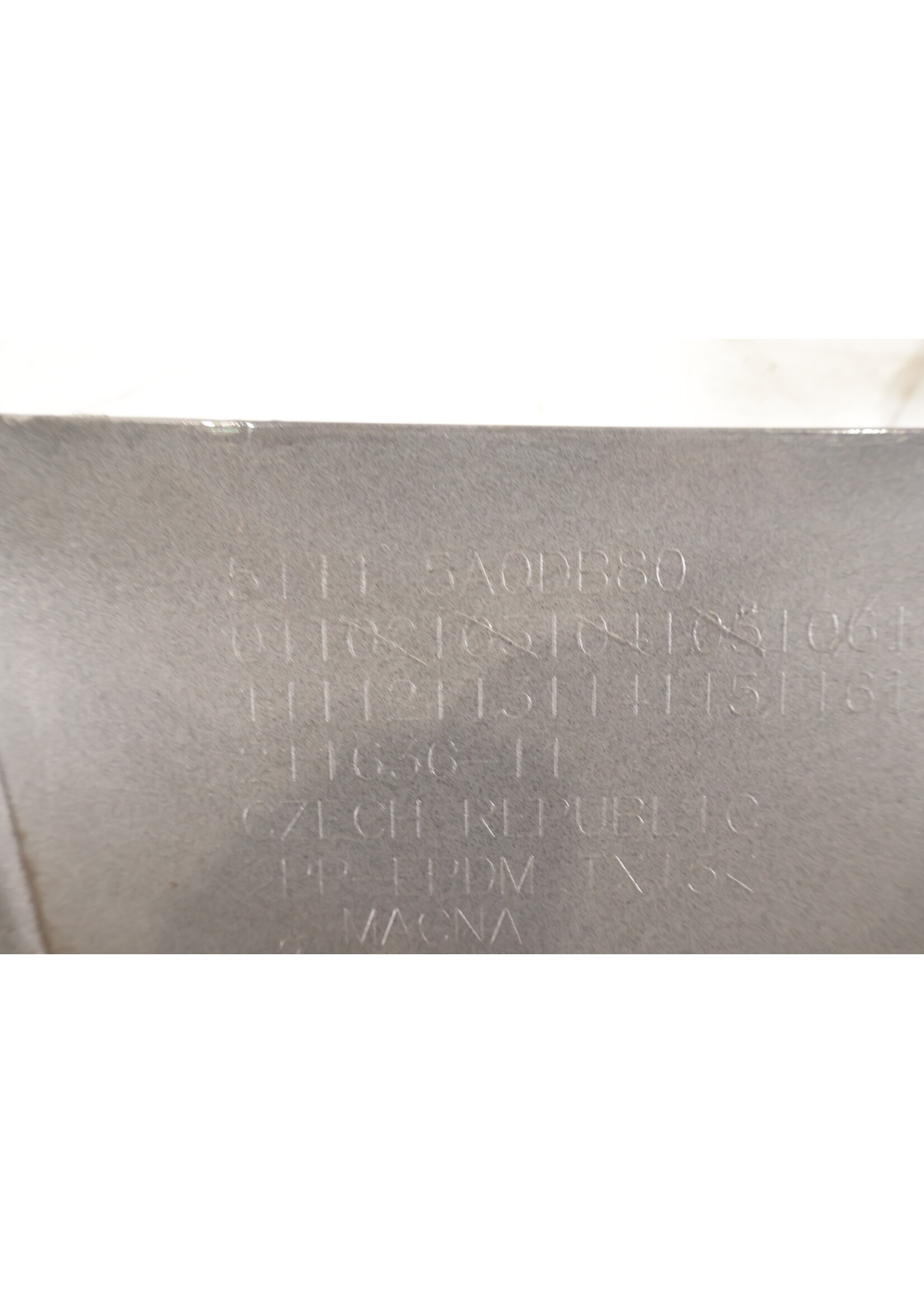 BMW BMW X1 U11 Voorbumper deel rechts onder 51115a0DB80 5a0DB80