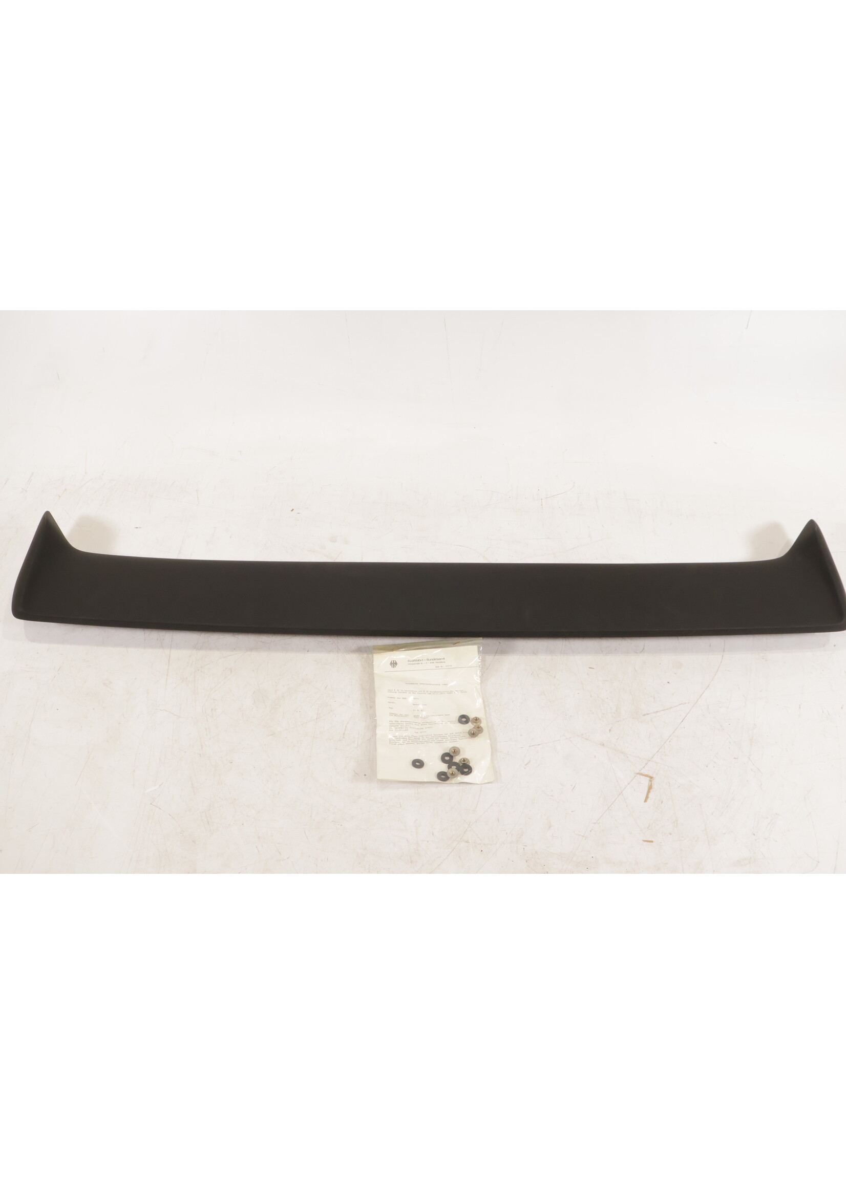 BMW BMW E30 3 Serie OEM M Tech achterklep spoiler set NIEUW! 82119413071