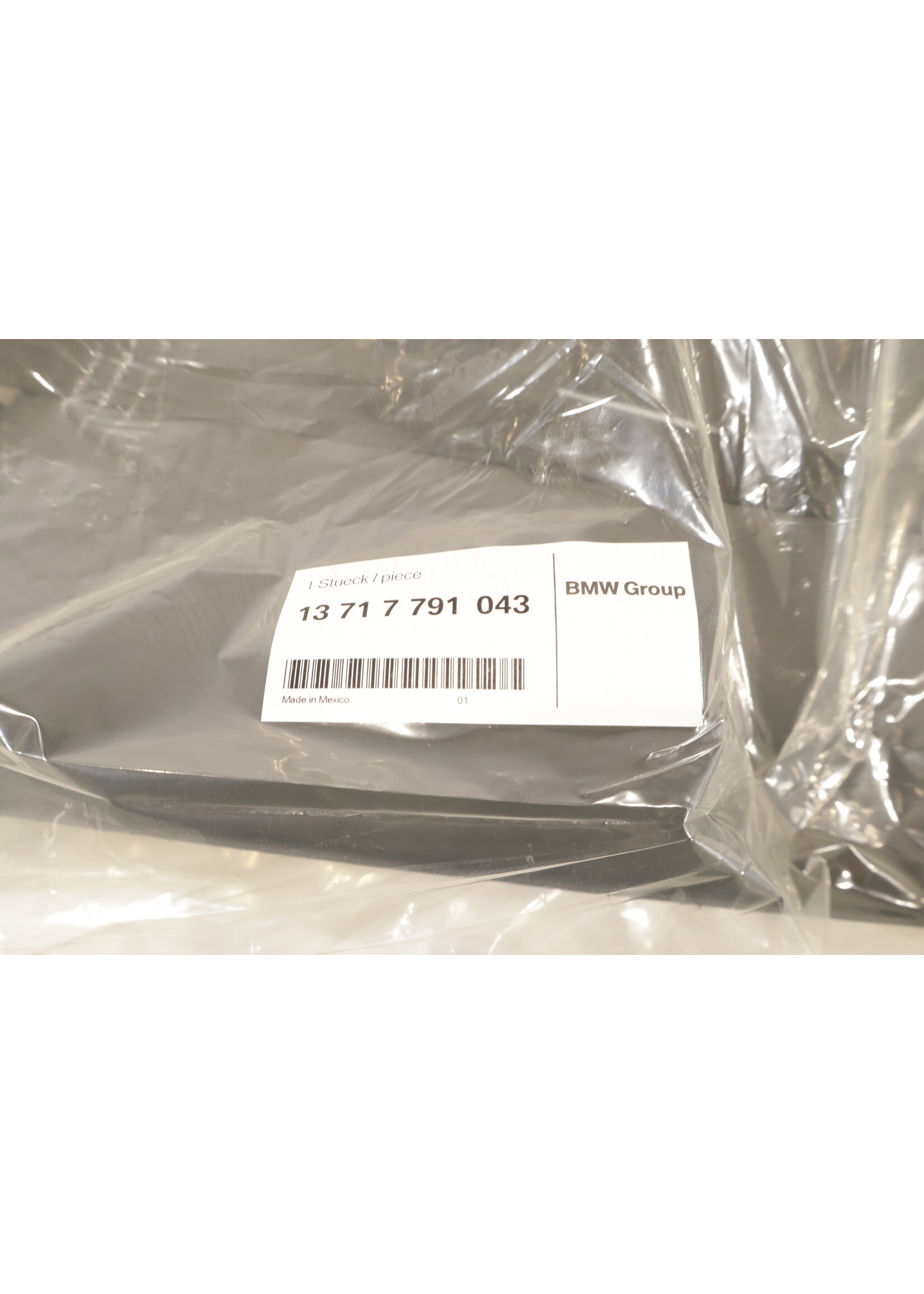 BMW  BMW E53 X5 OEM Top air intake cover NEW! 13717791043 7791043