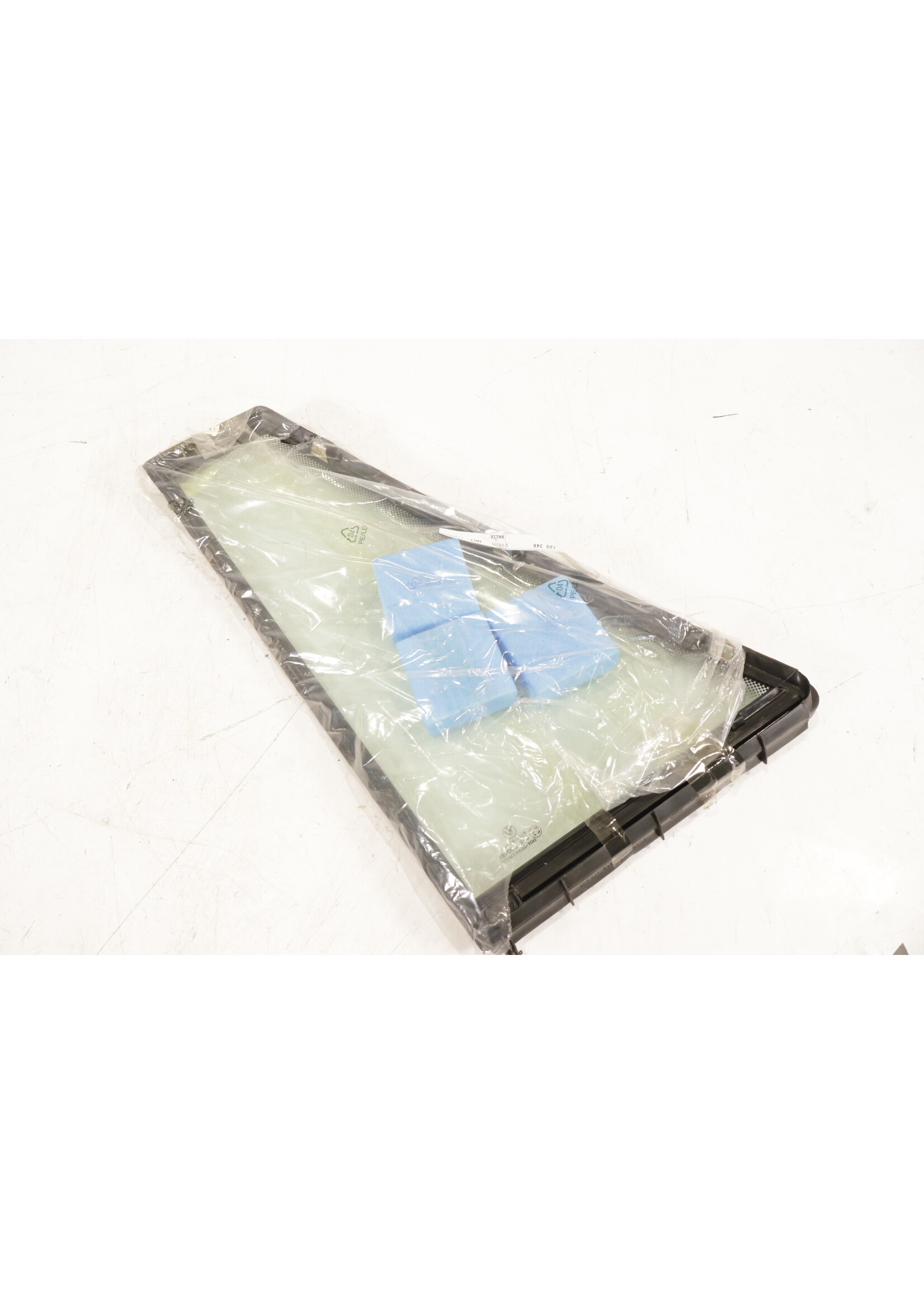BMW BMW E34 5 Series Touring OEM Window right rear door NEW! 51348120346