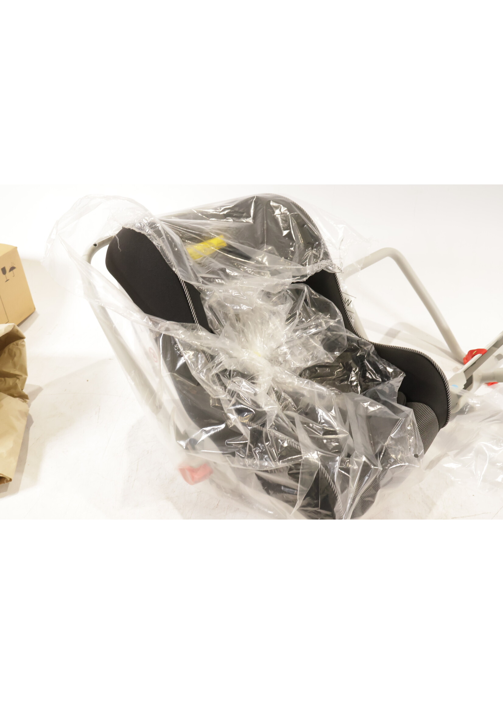 BMW BMW Original Babyseat 0+ with isofix NEW! 82222162842 2162842