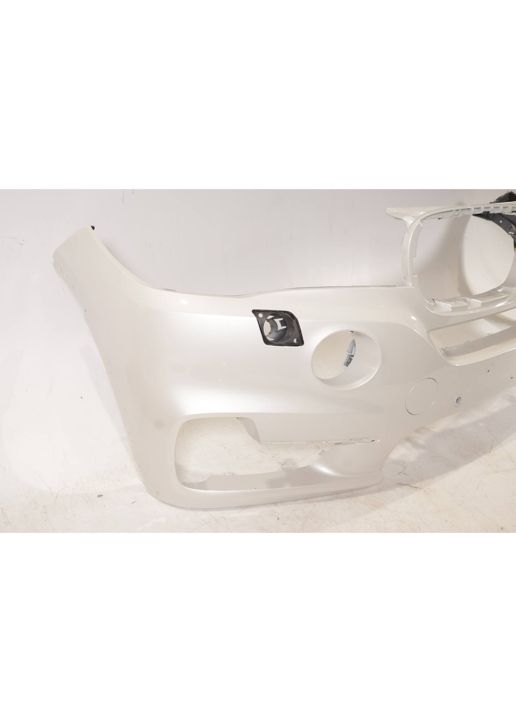 BMW BMW X5 F15 OEM Front Bumper with PDC NEW! 51117394935 51117303096