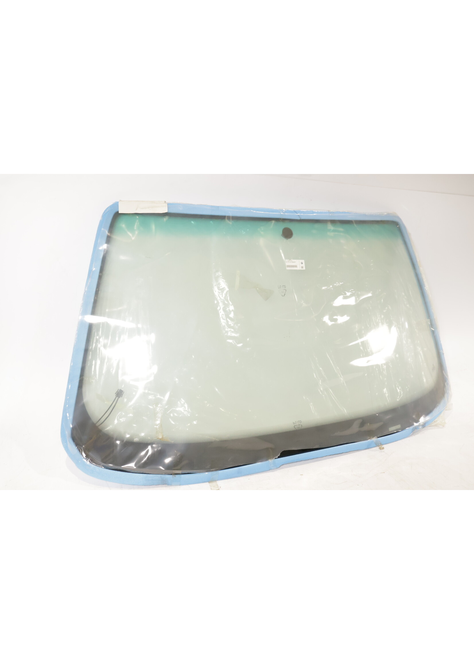 BMW BMW 7 Series E38 OEM Windshield green NEW! 51318125877 8125877