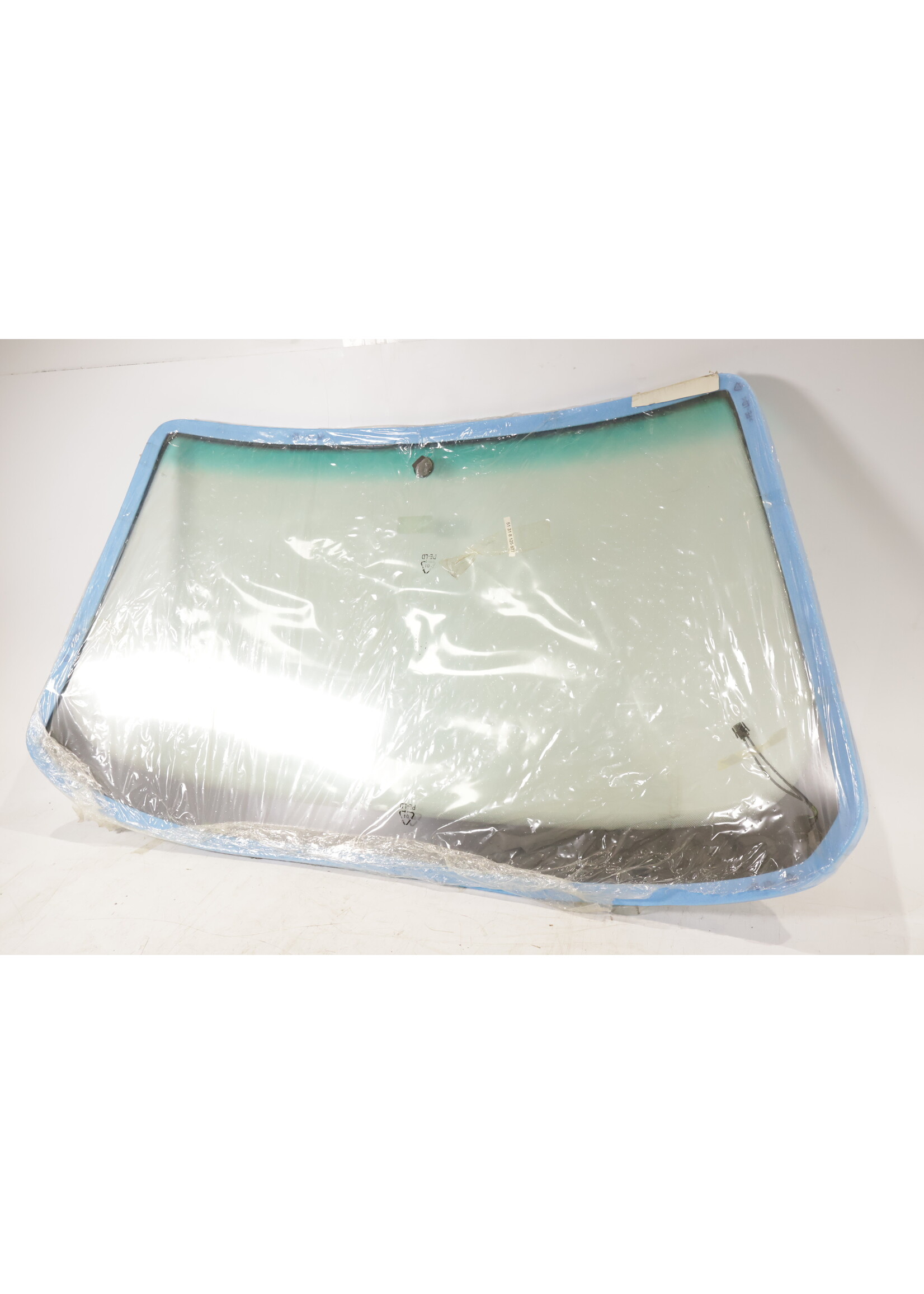 BMW BMW 7 Series E38 OEM Windshield green NEW! 51318125877 8125877