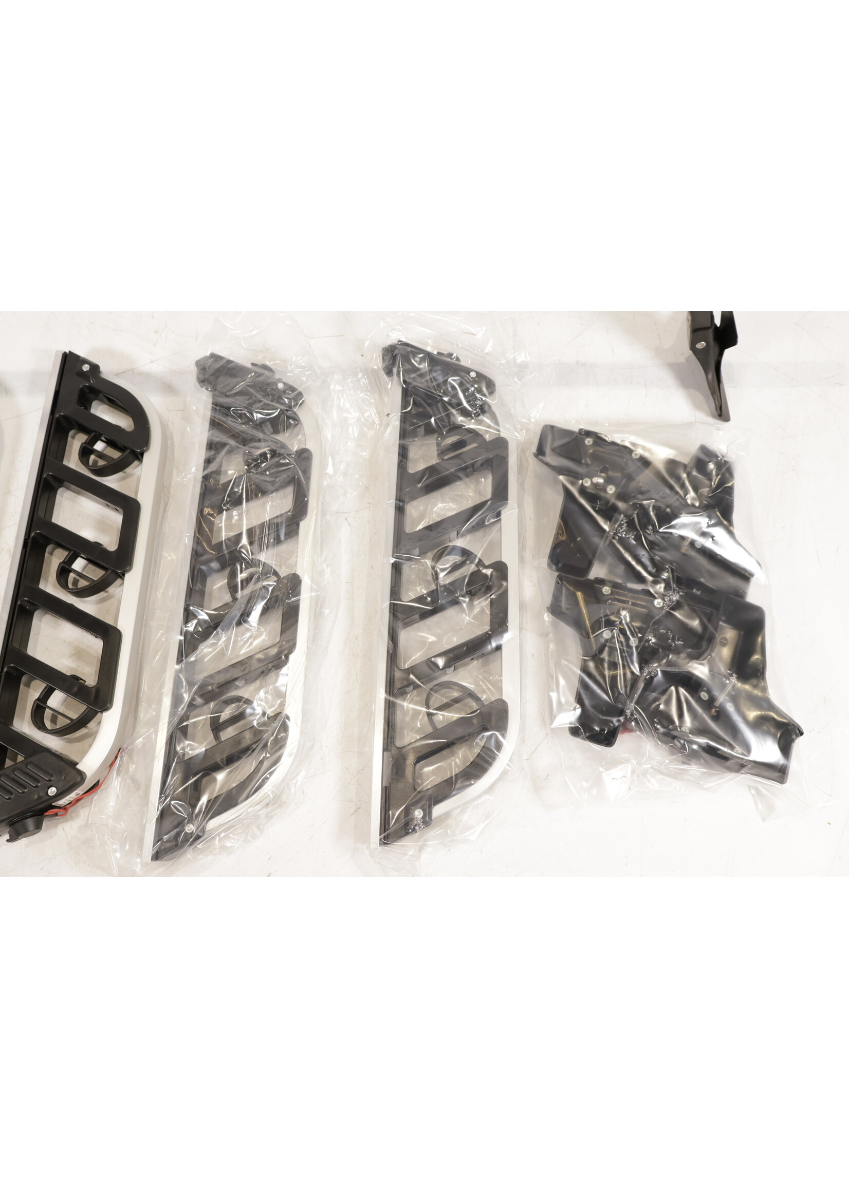 BMW BMW E30 3 Series OEM Roof rack set for skis NEW! 82129413953 9413953