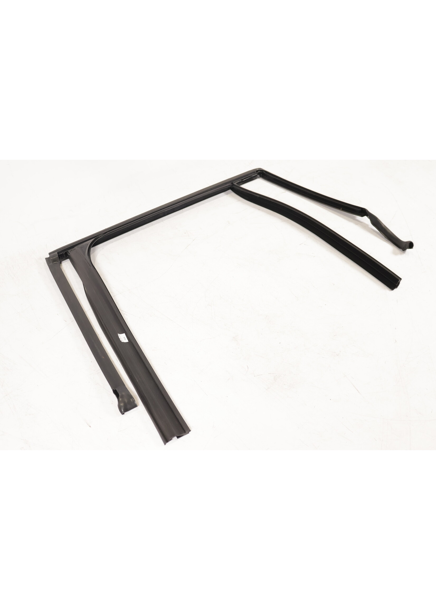 BMW BMW X1 F48 OEM Deur raam rubber rechts achter NIEUW! 7362240 51337362240