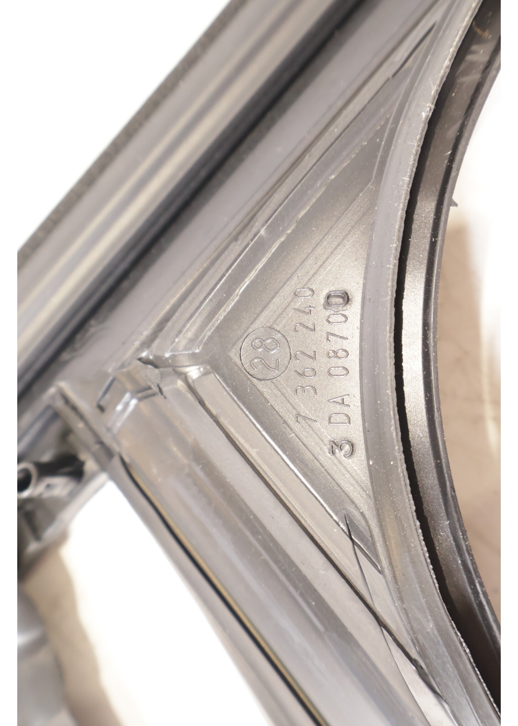 BMW BMW X1 F48 OEM Door window rubber right rear NEW! 7362240 51337362240