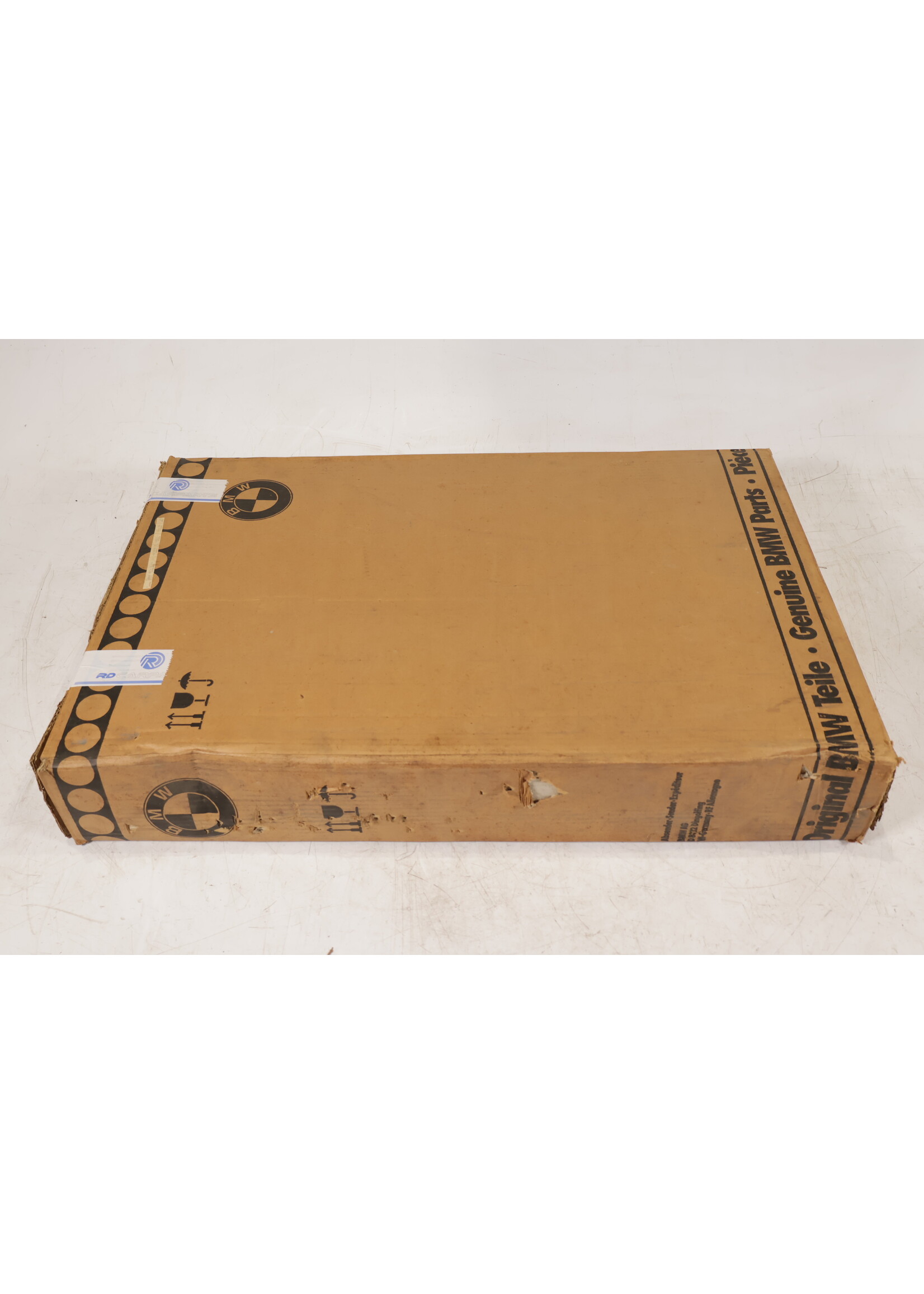 BMW BMW E12 520i OEM Radiateur / koeler NIEUW! 17111120008