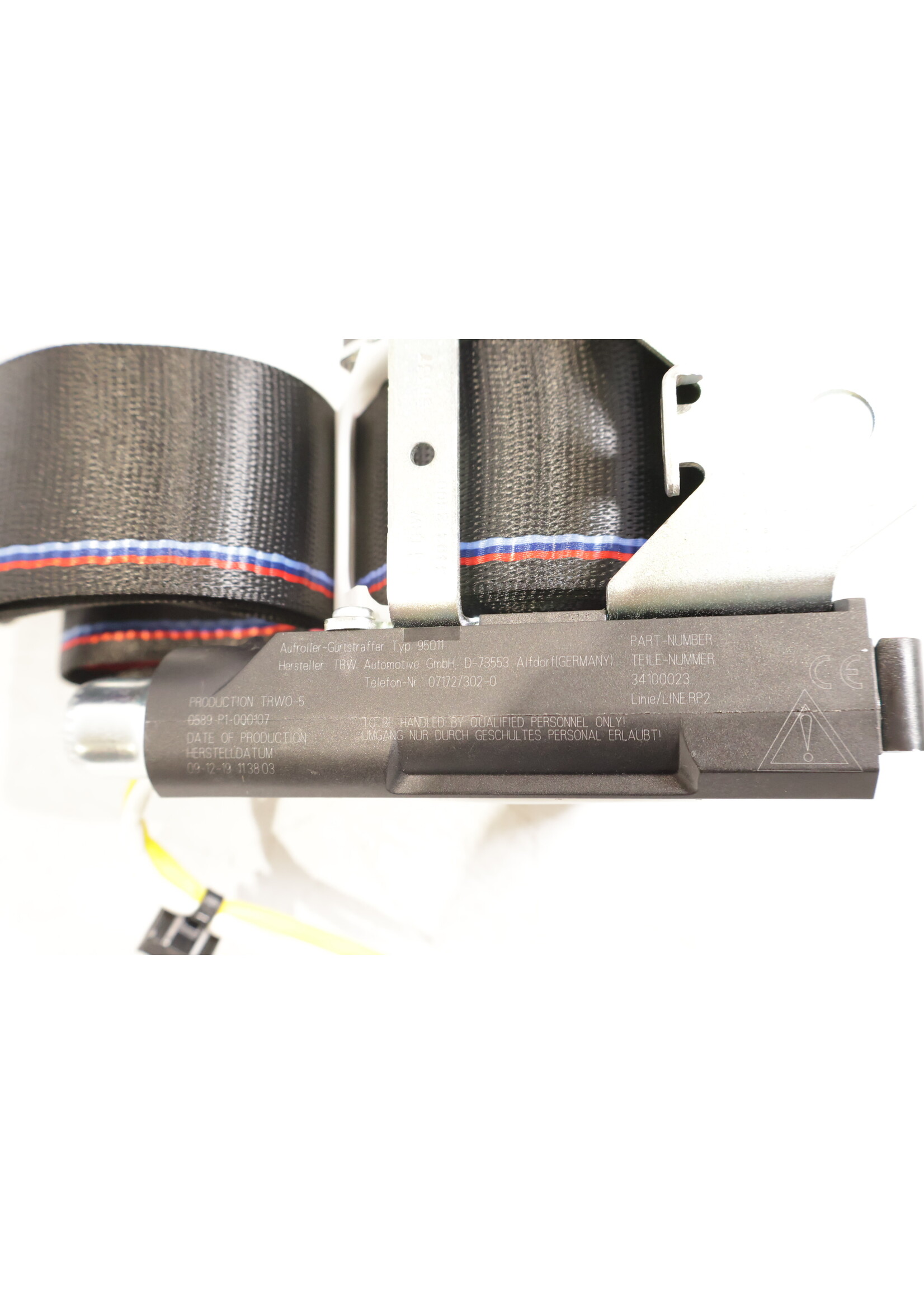 BMW BMW F32 F33 F82 F83 4er OEM Gürtel mit M-Naht vorne rechts NEU! 72118076216