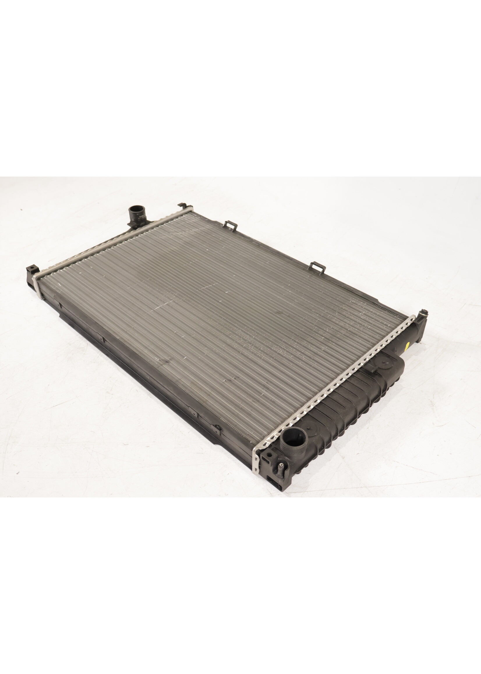 BMW BMW V8 M60 OEM Radiator / cooler NEW! 17111702453 17111723637