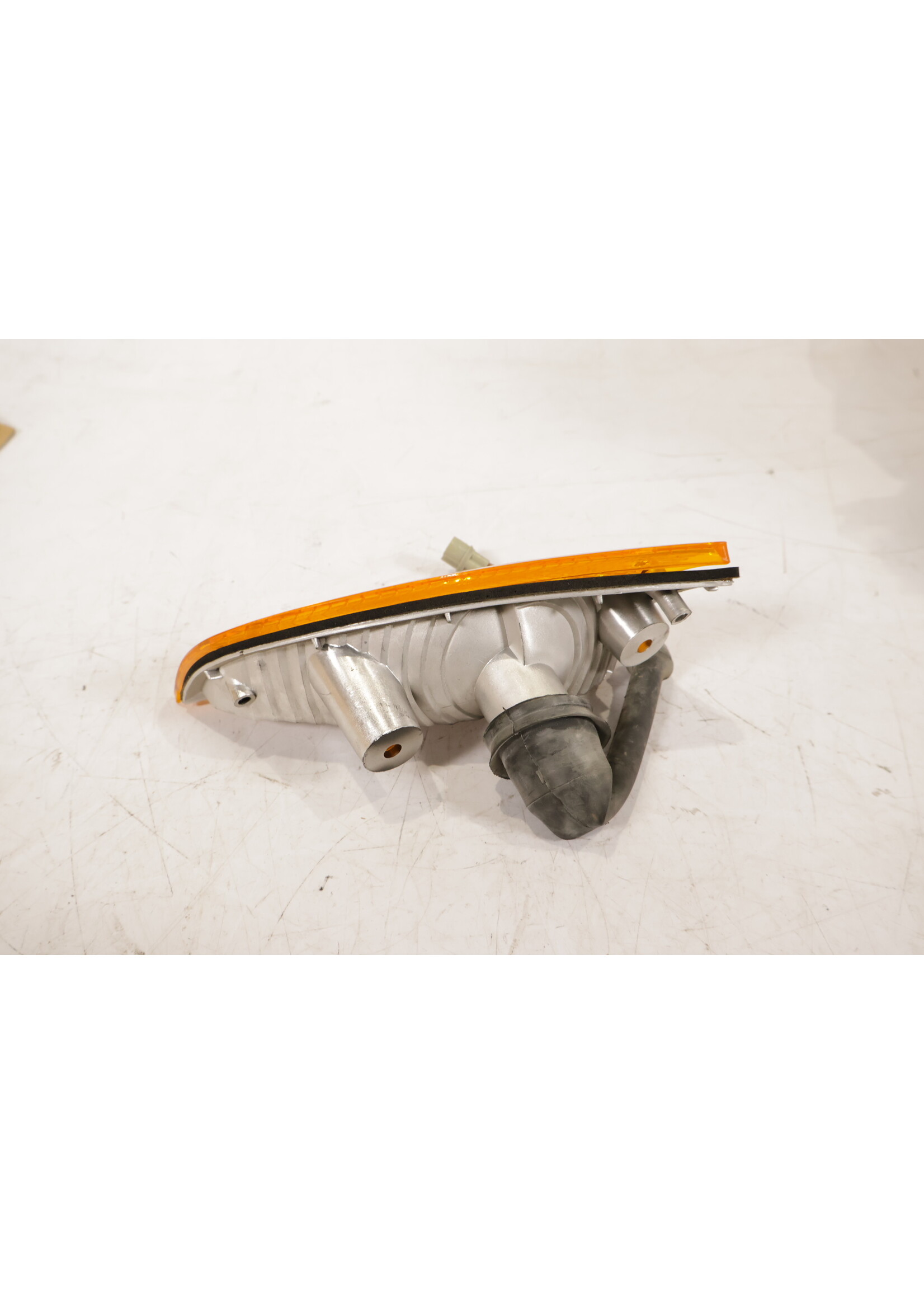 BMW BMW E23 7 Serie OEM Knipperlicht rechts NIEUW! 63131361048