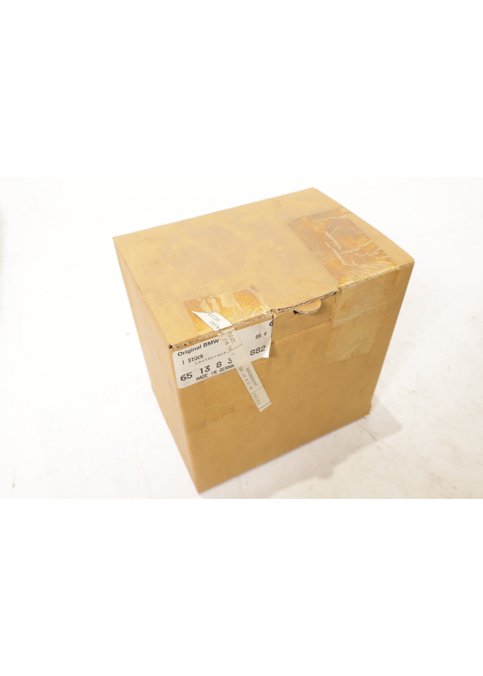 BMW BMW E36 3 Series Convertible OEM Speaker rear right NEW! 65138357882 8357882