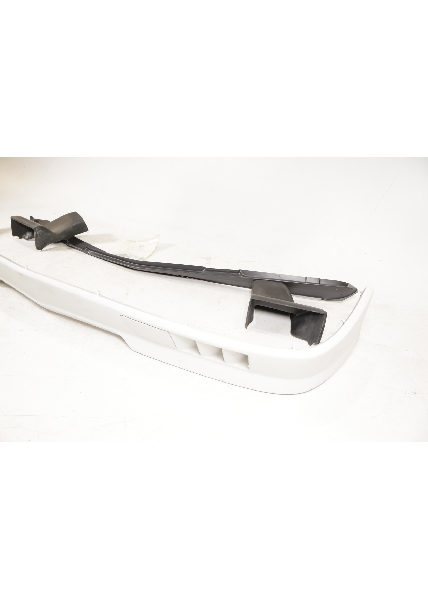 BMW BMW 5er E28 OEM M-Tech Frontstoßstangenspoiler / Stoßstangenlippe NEU! 82119406458 9406458