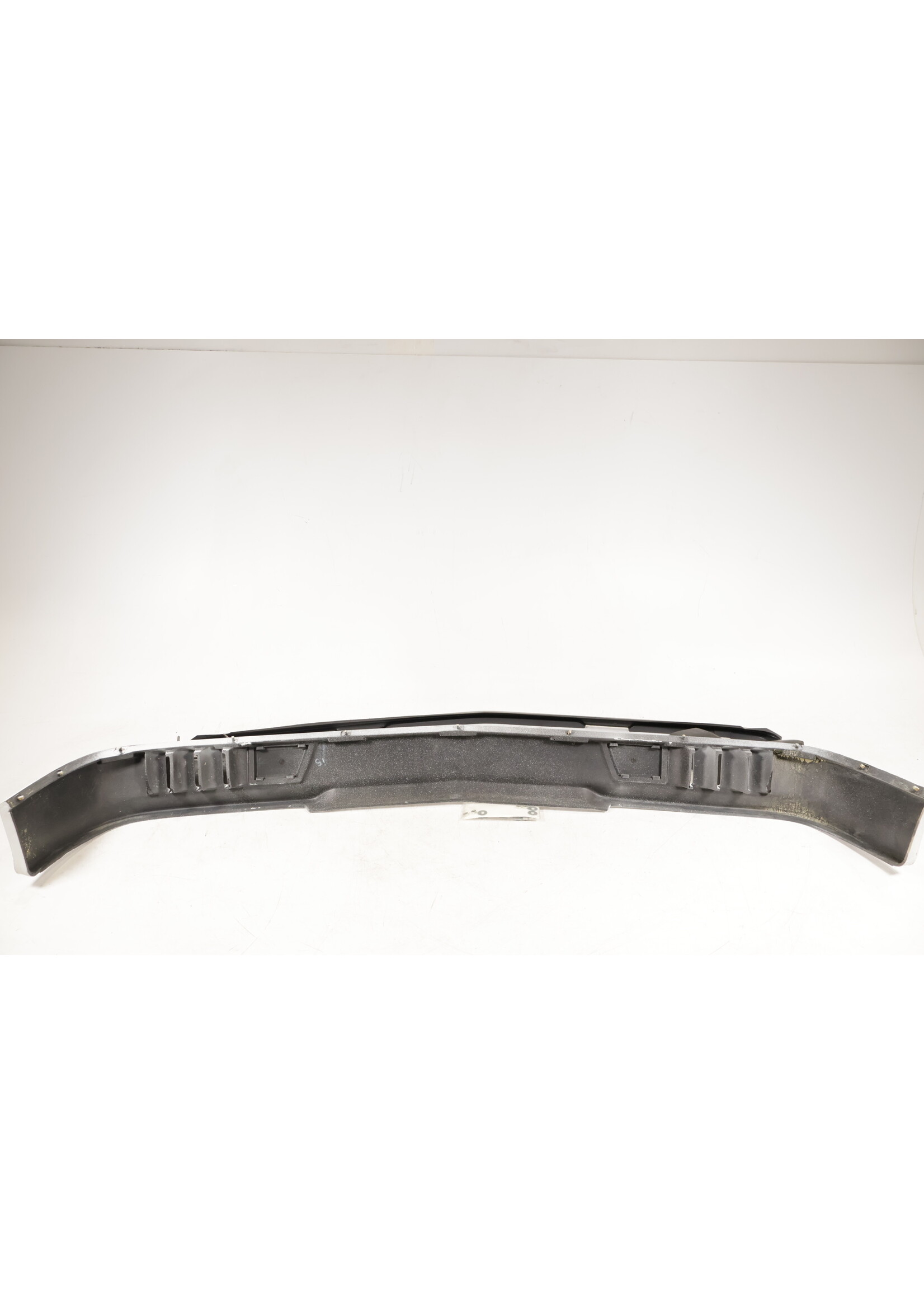 BMW BMW 5 Serie E28 OEM M-Tech Voorbumper spoiler / bumperlip NIEUW! 82119406458 9406458