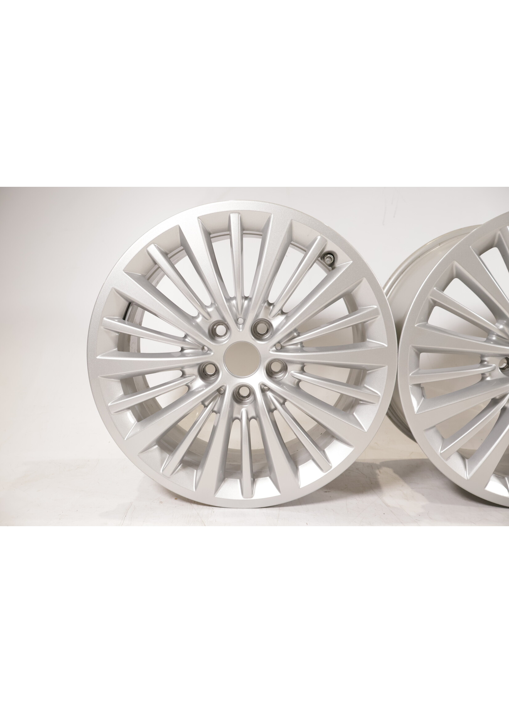 BMW BMW 2er F45 F46 Tourer Demosatz Felgen mit Sensoren 17'' Styling 481 6881440