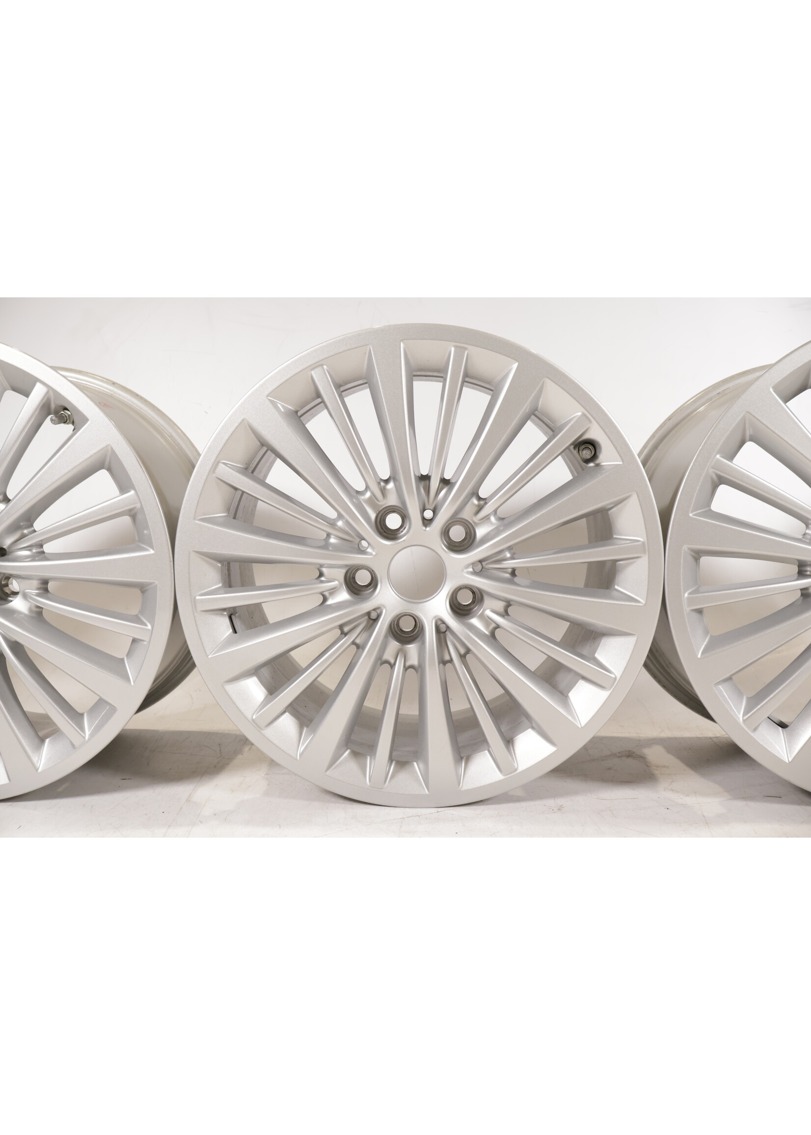 BMW BMW 2er F45 F46 Tourer Demosatz Felgen mit Sensoren 17'' Styling 481 6881440